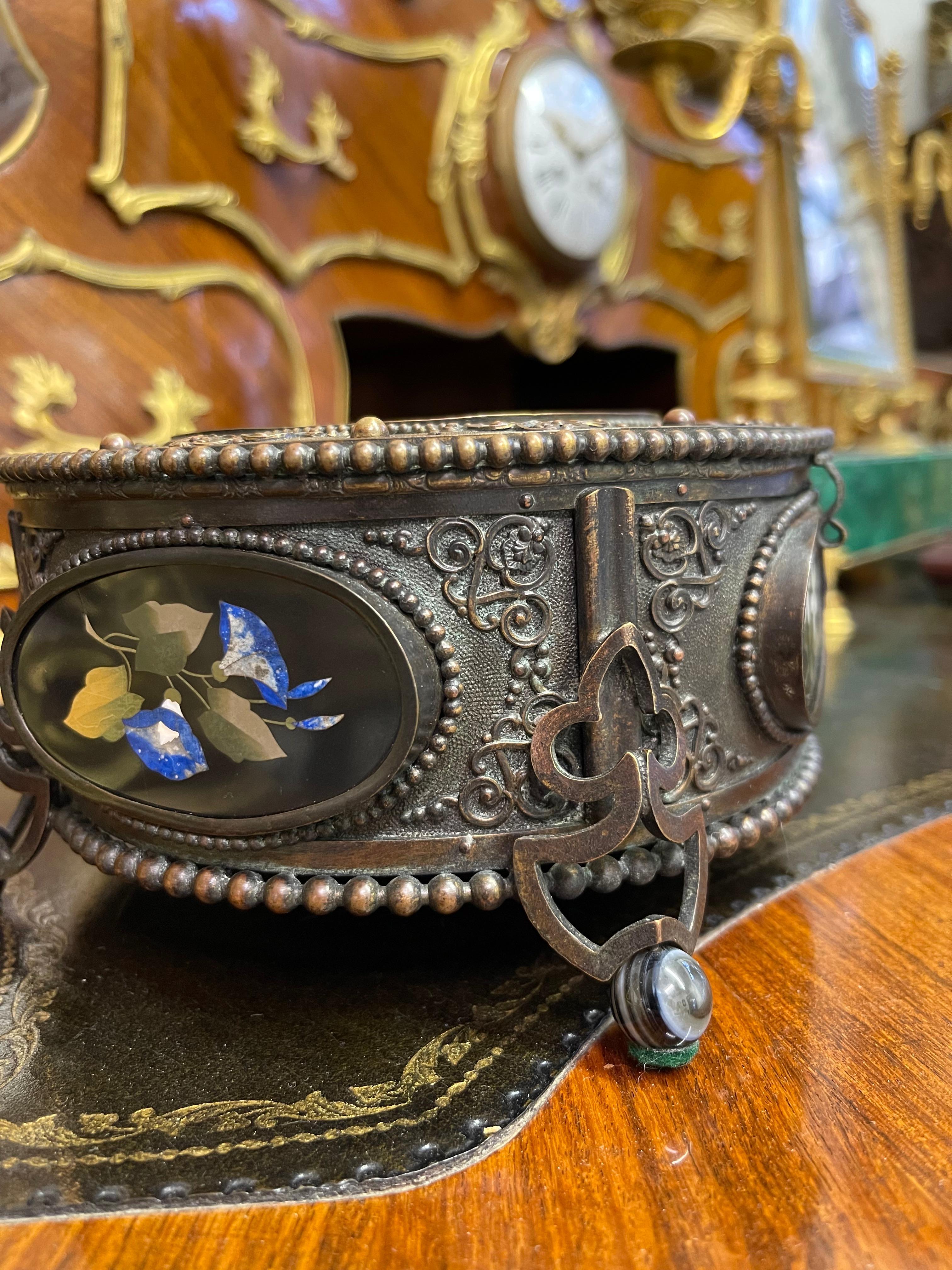 Patinated Bronze & Pietra Dura Decorative Box, Italy circa 1880 For Sale 3