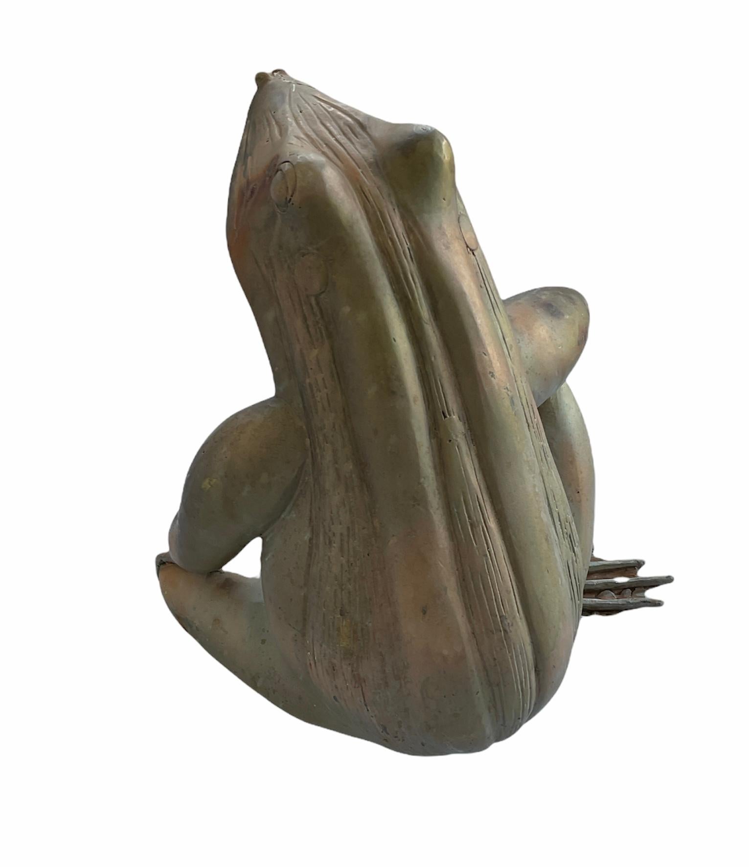 Sculpture/Figure d'une grenouille en bronze patiné en vente 2