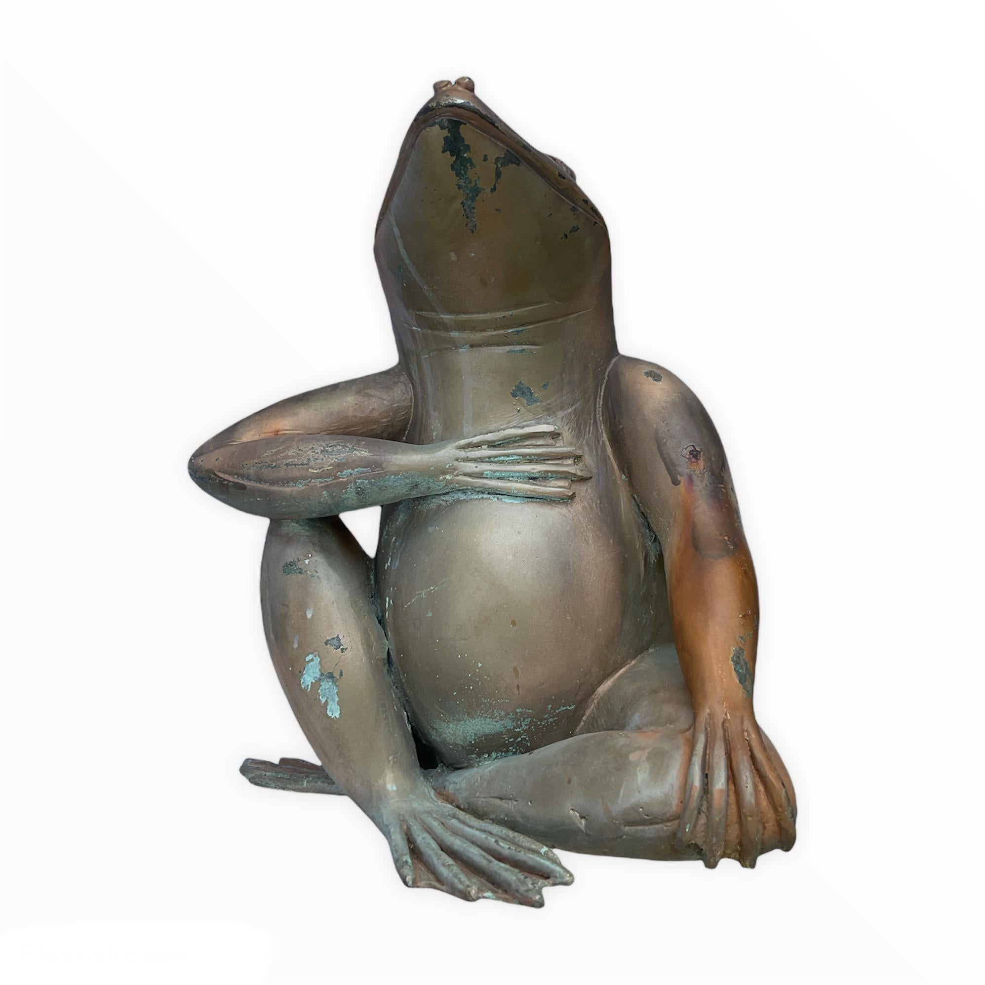 Moulage Sculpture/Figure d'une grenouille en bronze patiné en vente