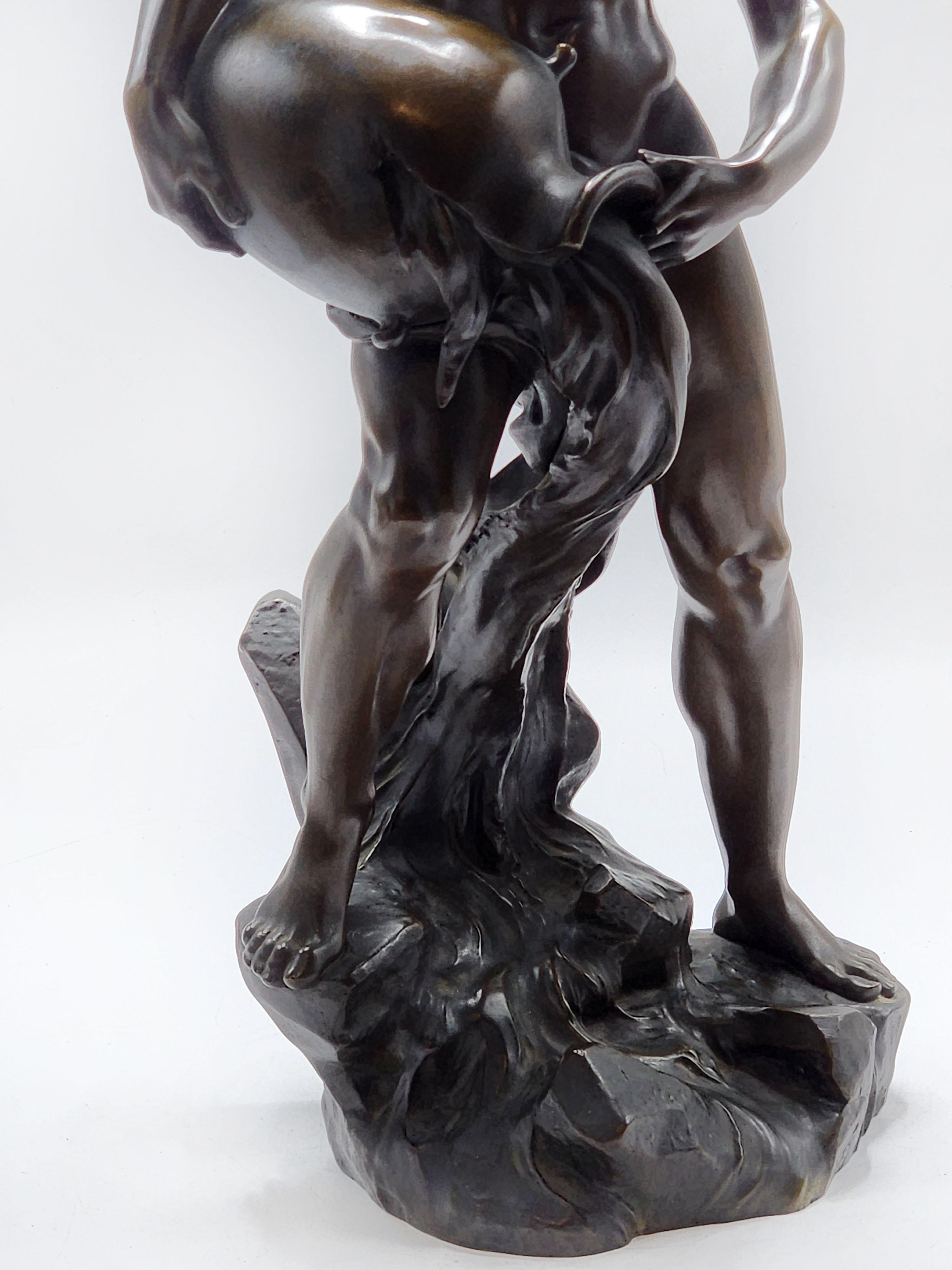 Escultura de bronce patinado 
