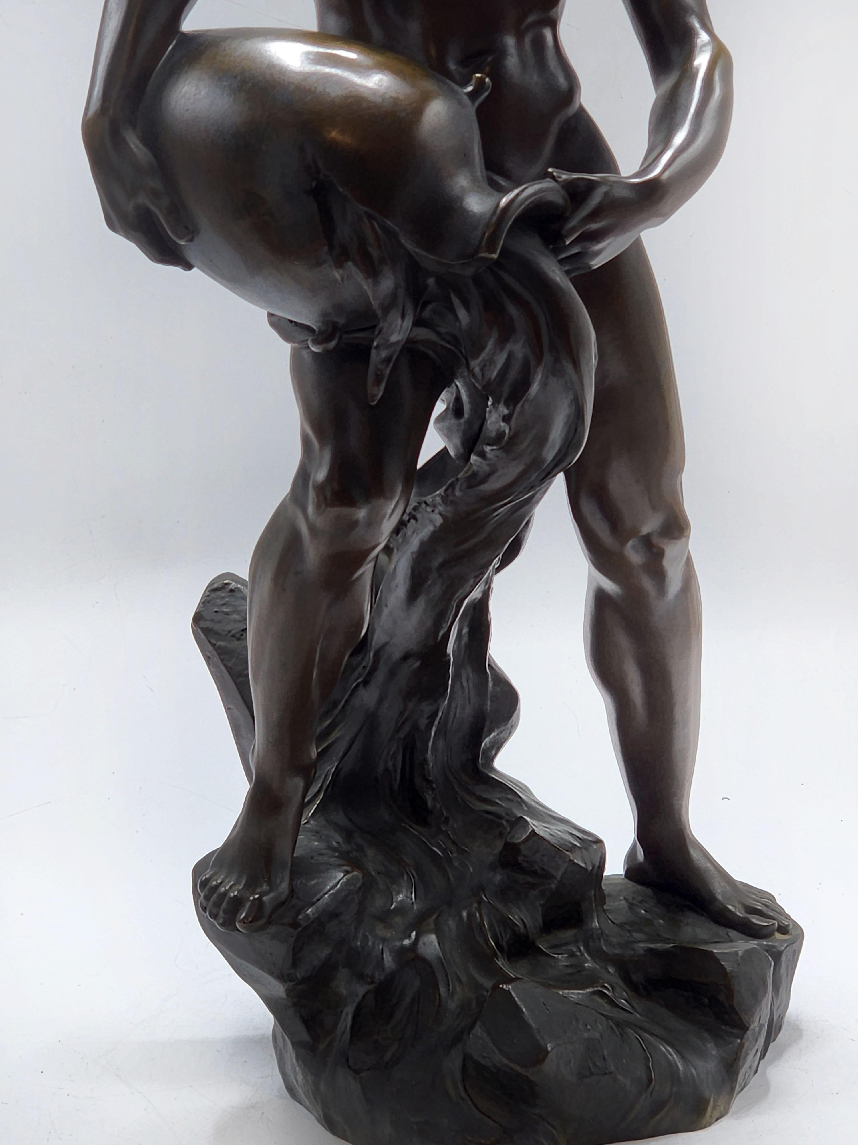 Escultura de bronce patinado 