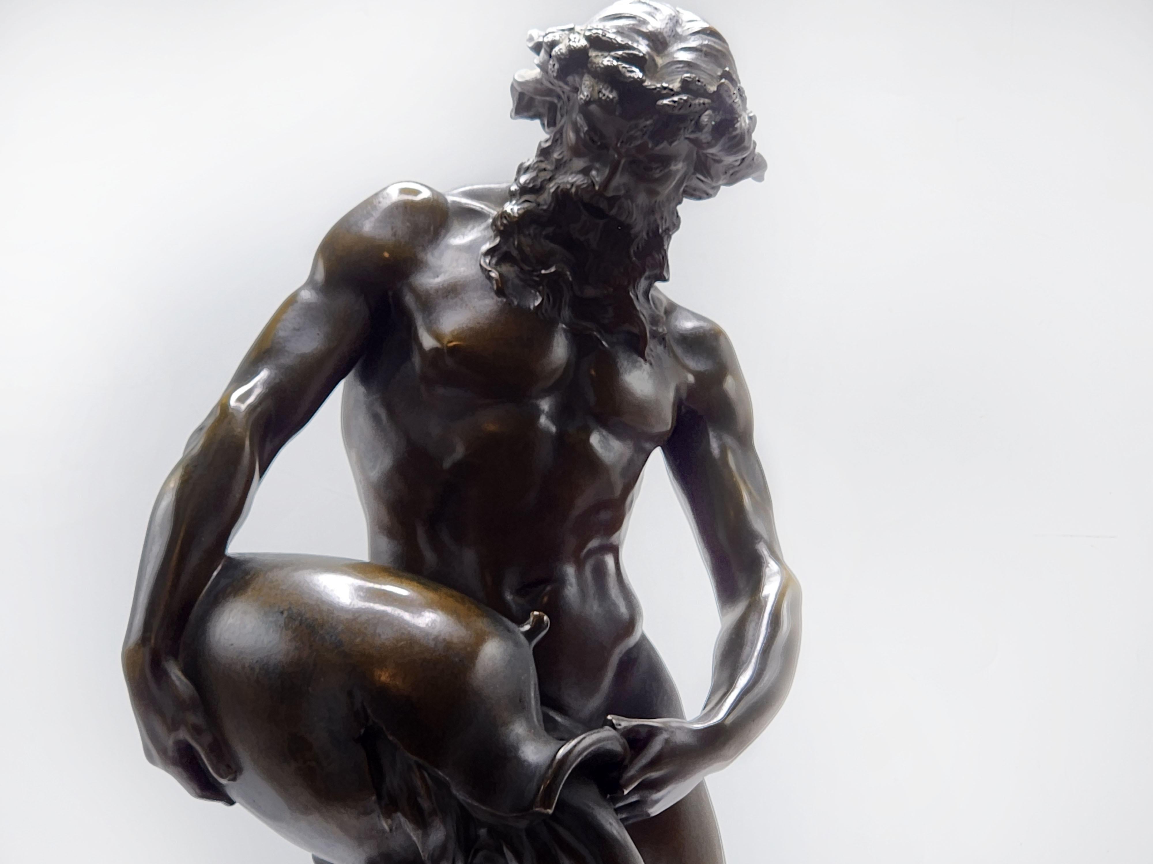 Escultura de bronce patinado 