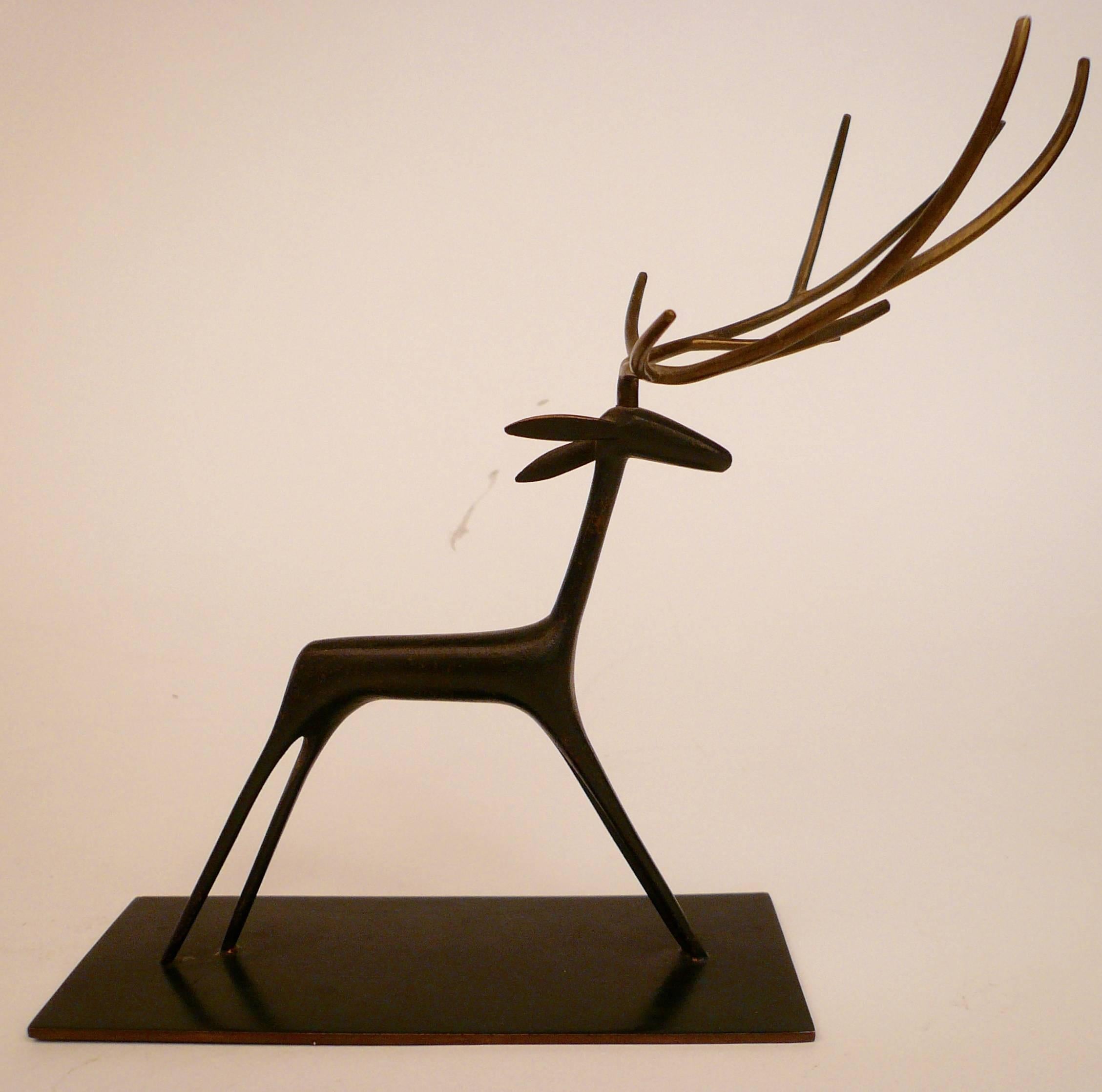 Mid-Century Modern Patinated Bronze Sculpture of a Deer by Hagenauer For Sale