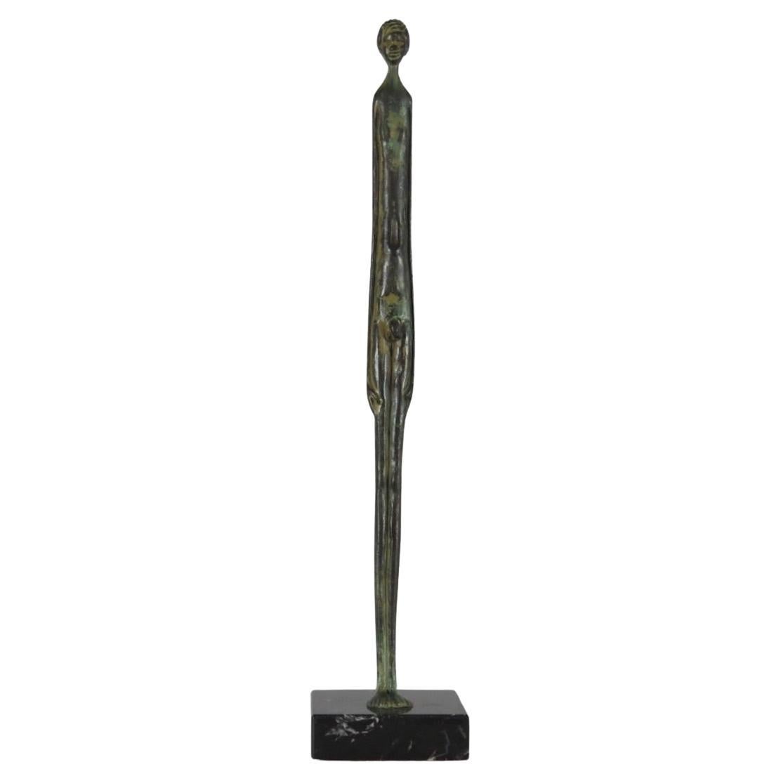 Escultura de bronce patinado de un joven, Italia