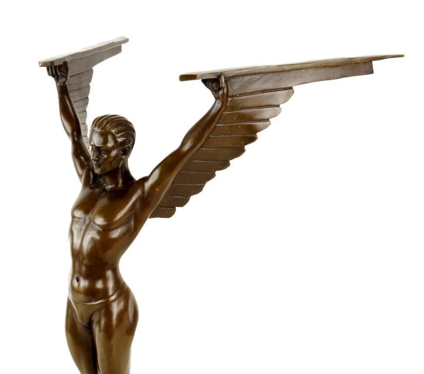 Escultura de Bronce Patinado de Ícaro, Base de Mármol, Estilo Art Decó, Siglo XXI. Europeo en venta
