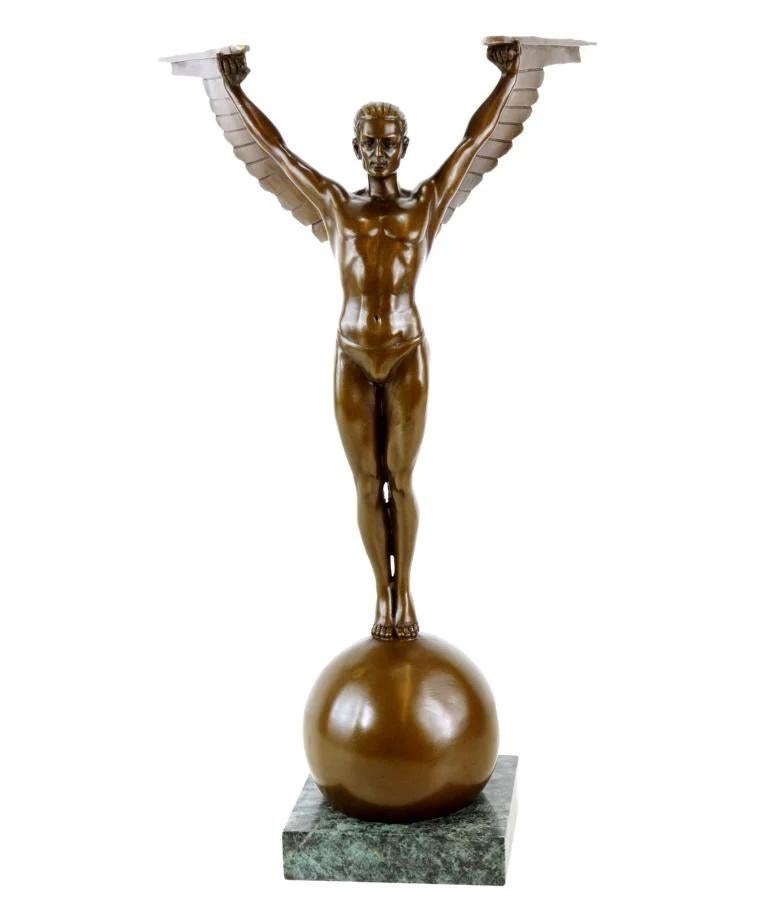 Escultura de Bronce Patinado de Ícaro, Base de Mármol, Estilo Art Decó, Siglo XXI. en Bueno estado para la venta en Saint-Ouen, FR