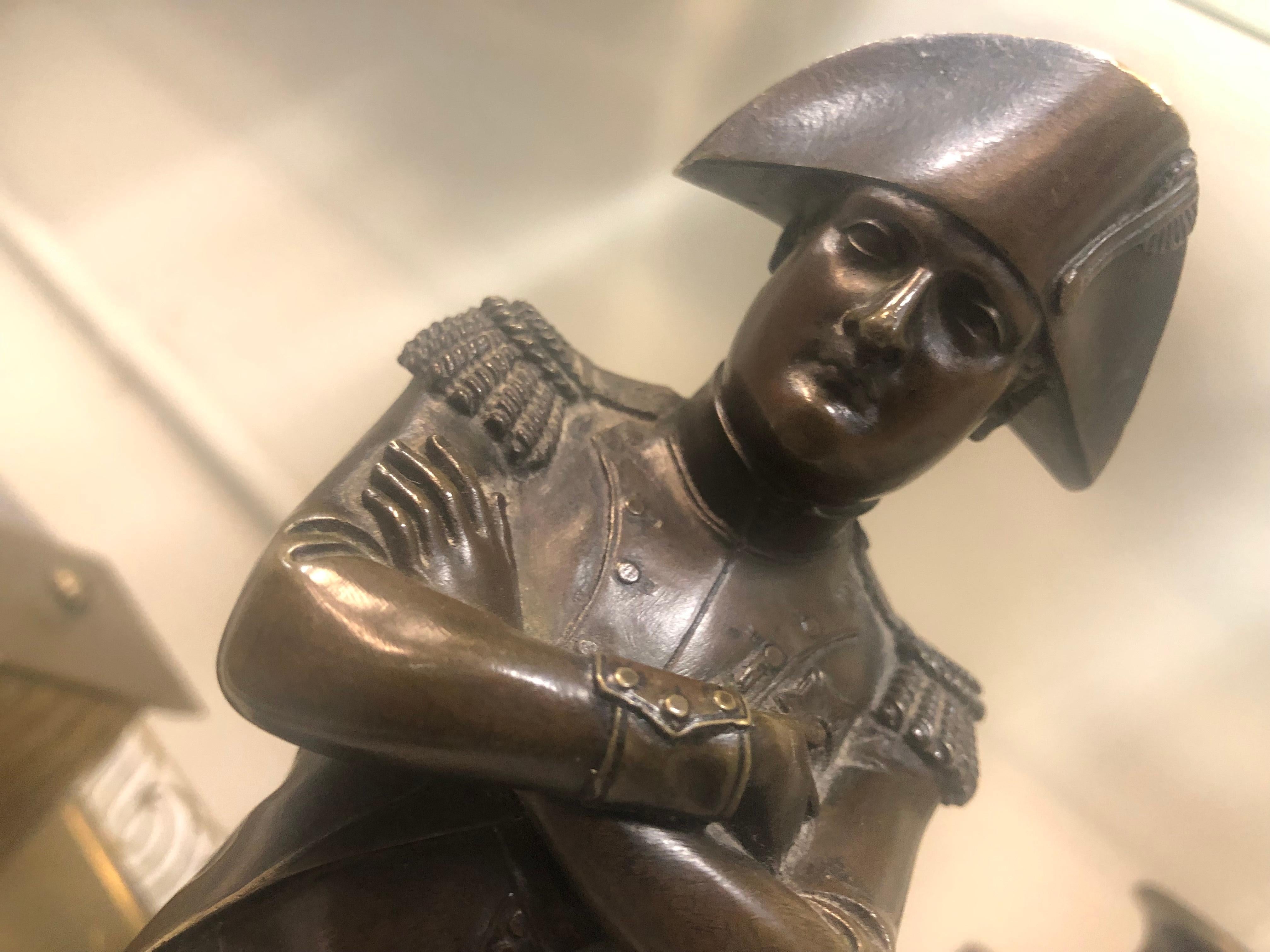 Bronze Sculpture de Napoléon en bronze patiné en vente