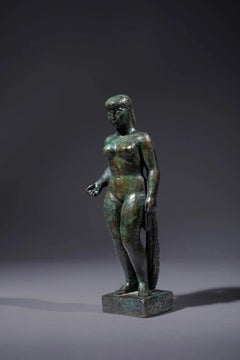 Sculpture en bronze patiné d'une femme debout par Lucien Gibert