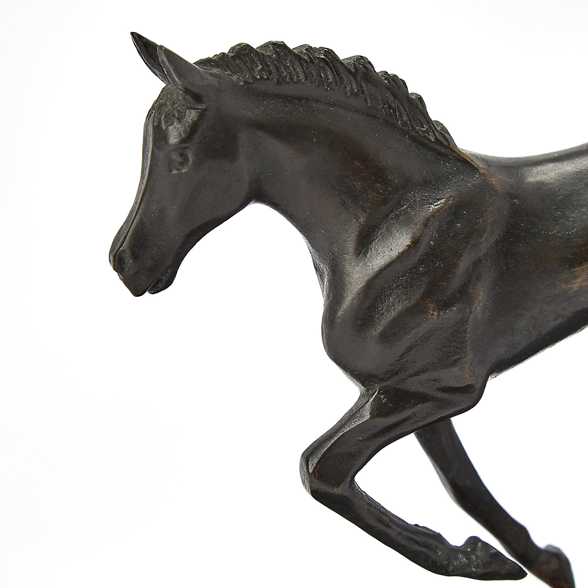 XX secolo Scultura in bronzo patinato con due cavalli in corsa in vendita