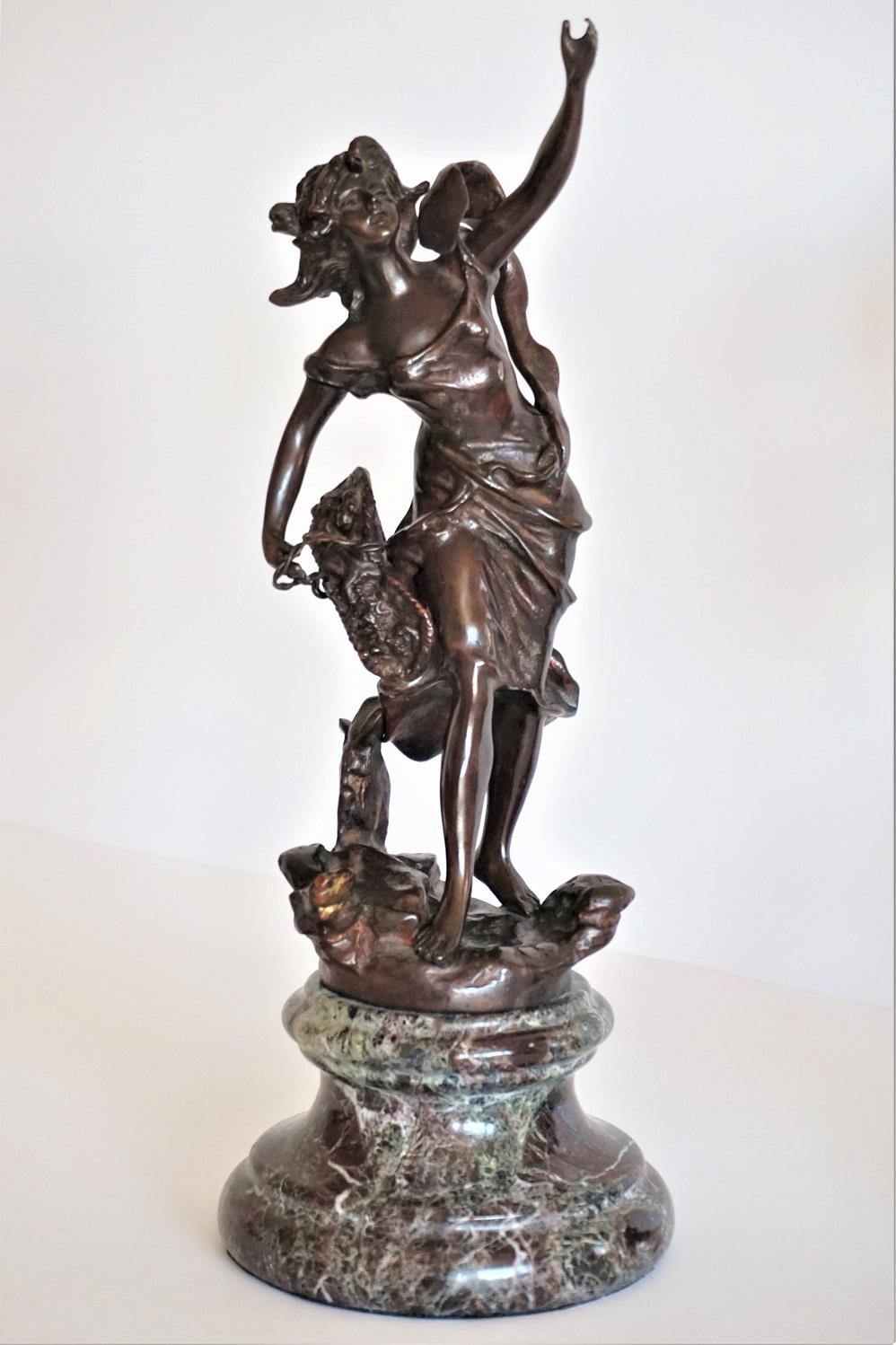 Patinated bronze sculpture on marble base, allegory of freedom, dancing young woman with a flower basket, France late 19th century.
Signed Geo Maxim.
Measures:
Height 14.25 in (36 cm)
Width/depth 5 in (12.5 cm)
Diameter of the base: 5.25 in