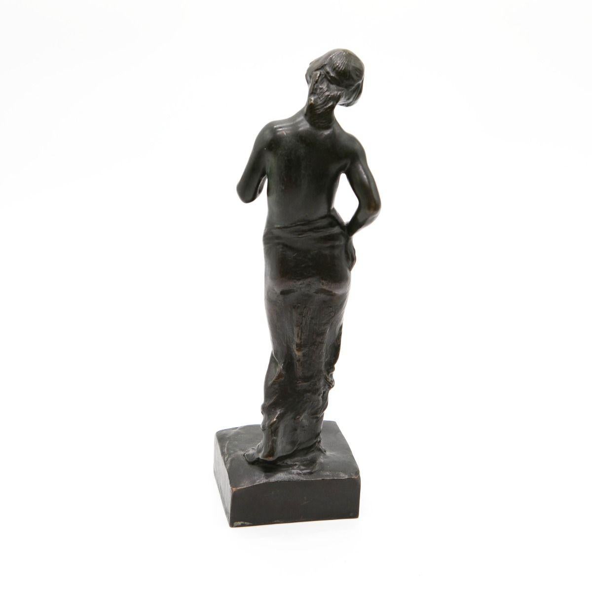Escultura de Bronce Patinado Mujer de Pie Inspirada en la Antigüedad en Bueno estado para la venta en Kastrup, DK
