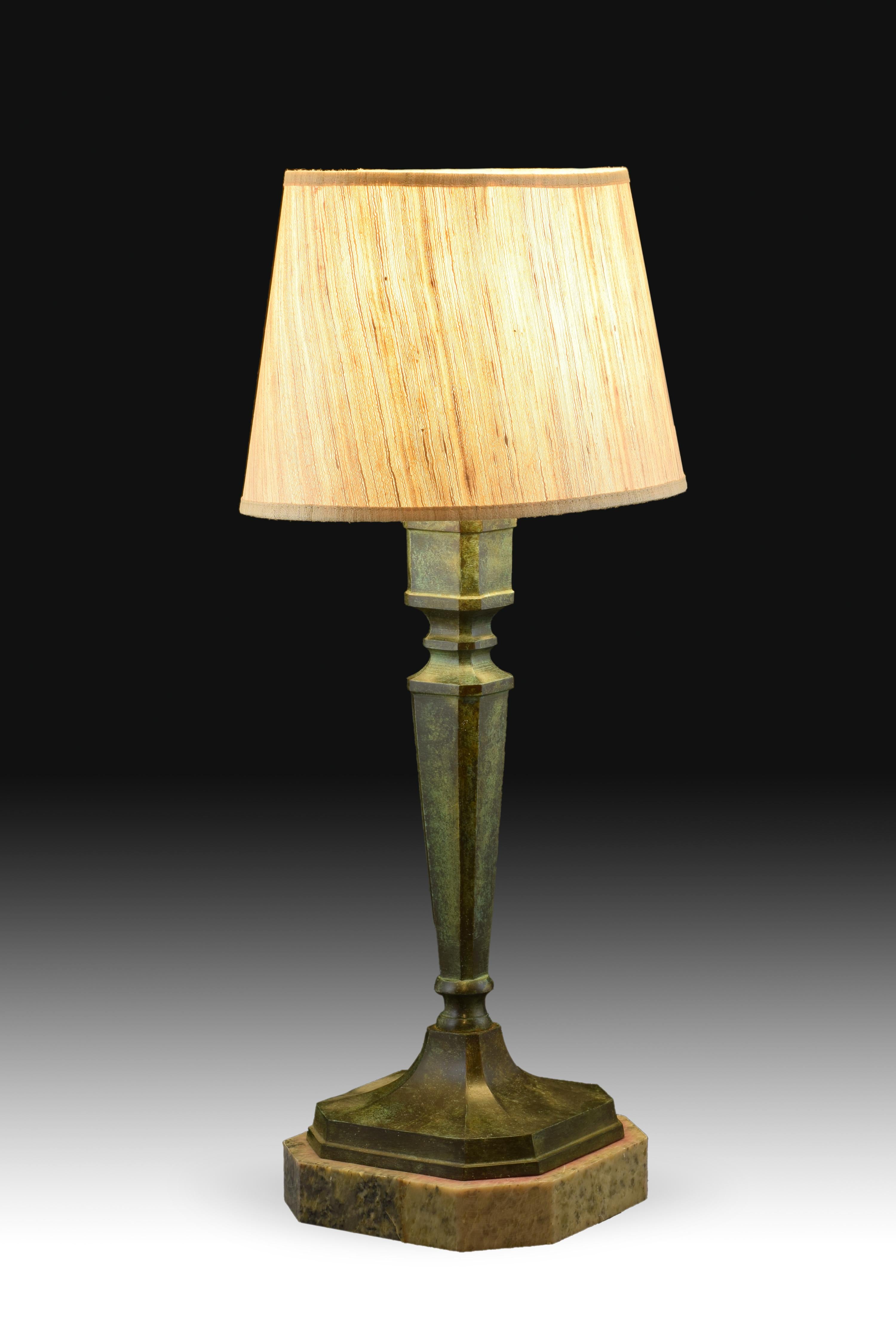 Other Patinated bronze table lamp in the shape of a stipe. For Sale