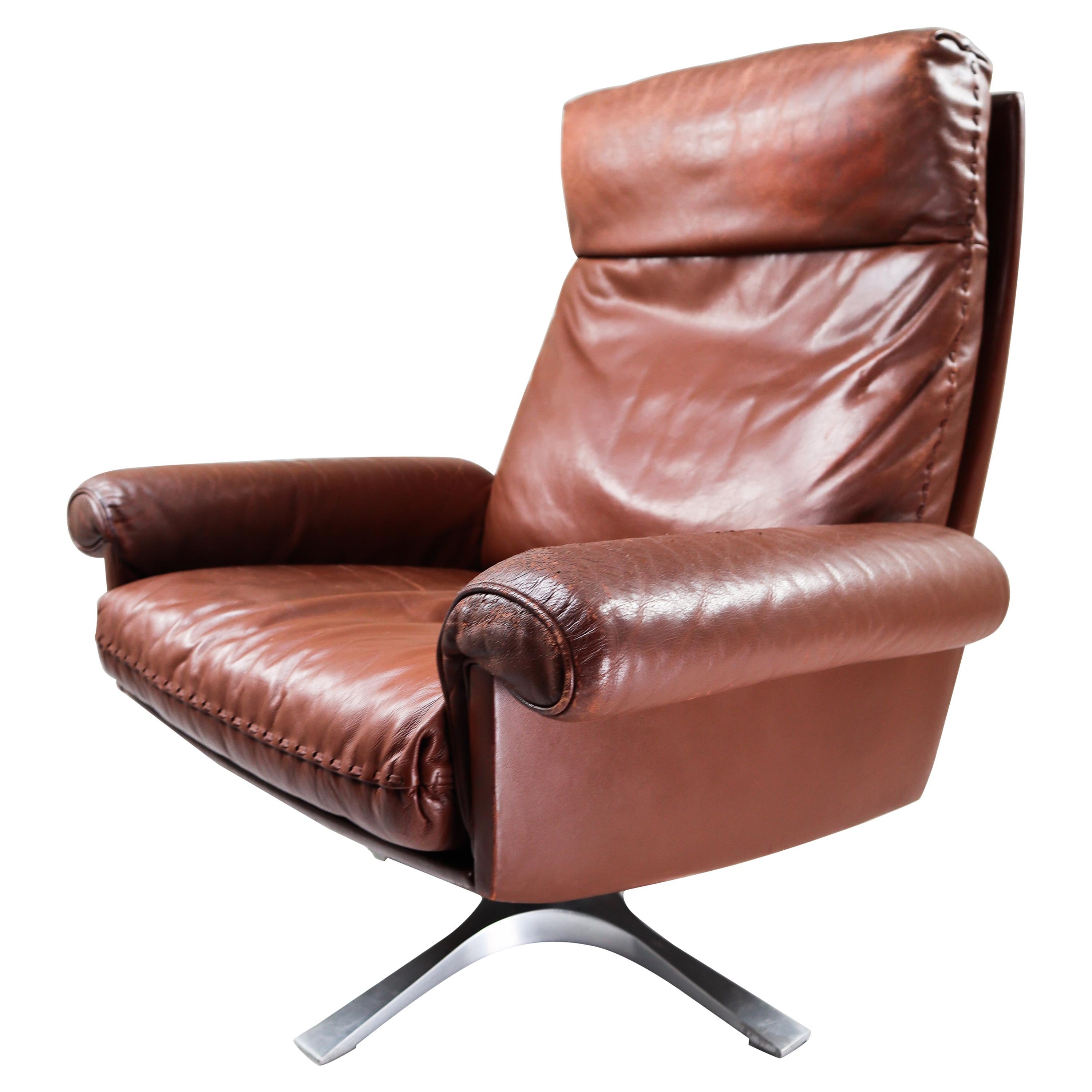 Patinated Brown Leather Vintage Swiss De Sede DS 35 Swivel Armchair