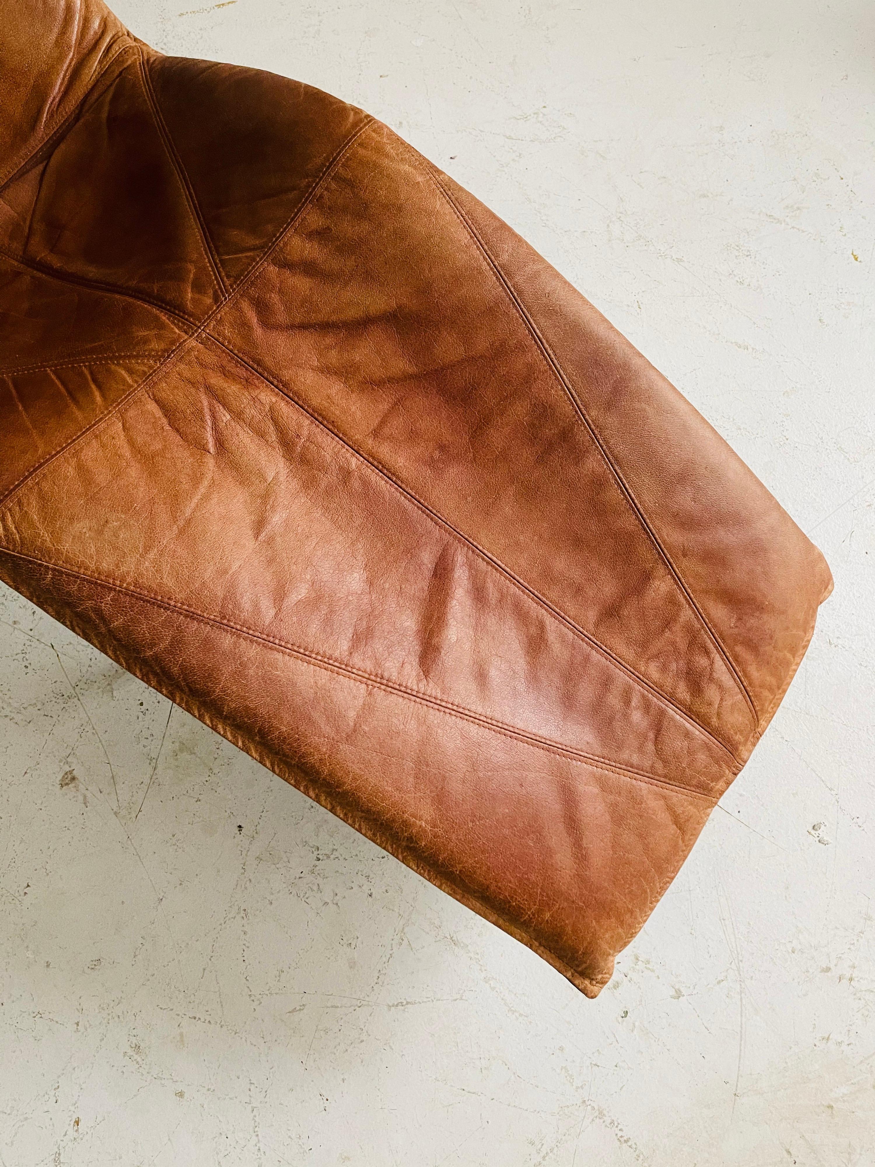 Chaise longue in pelle patinata color cognac di Tord Bjorklund, Svezia, 1970 in vendita 6