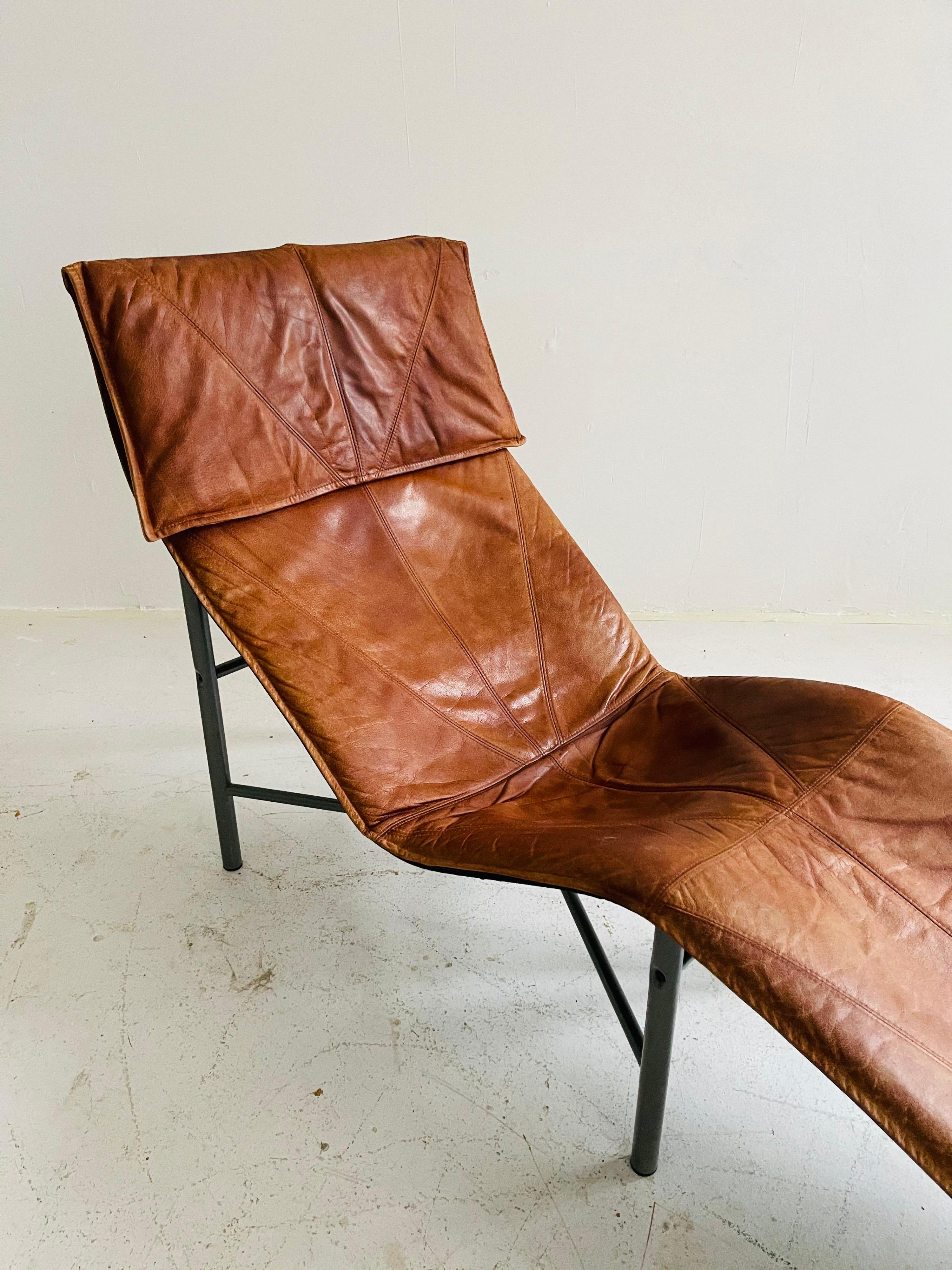 Chaise longue in pelle patinata color cognac di Tord Bjorklund, Svezia, 1970 in vendita 7