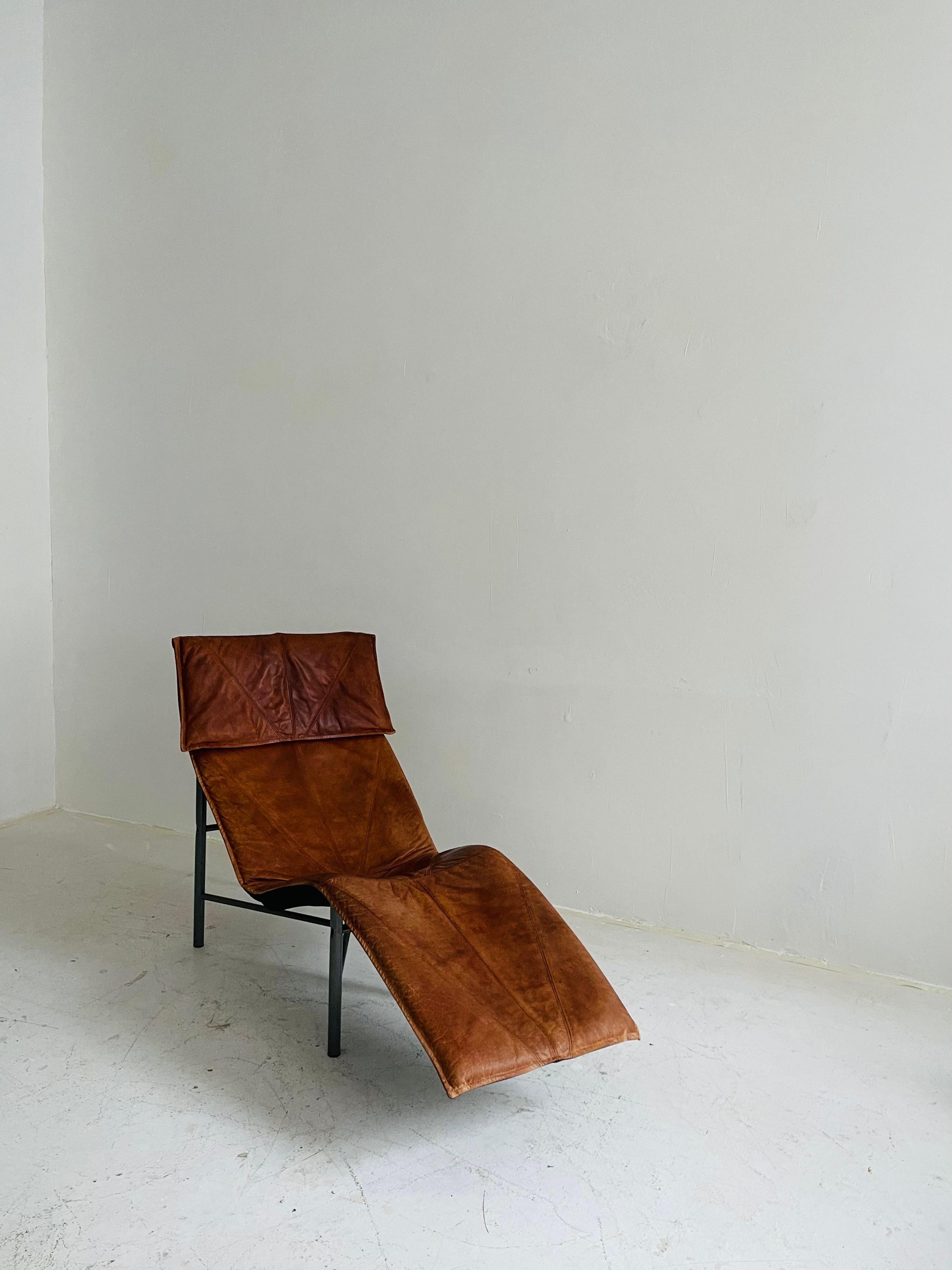 Patinated Cognac Leather Chaise Longue by Tord Bjorklund, Sweden, 1970 For Sale 9