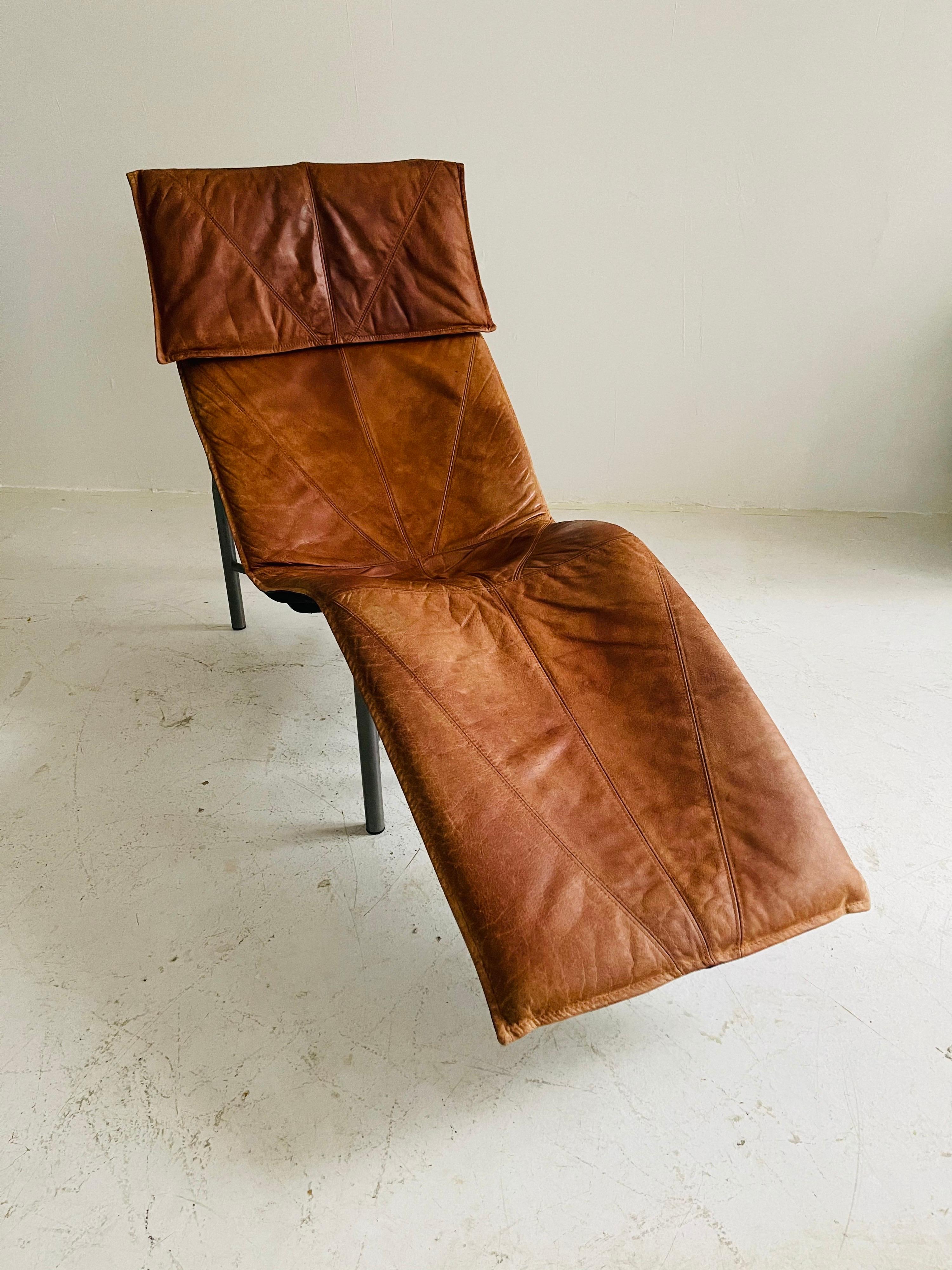 Patinated Cognac Leather Chaise Longue by Tord Bjorklund, Sweden, 1970 For Sale 11