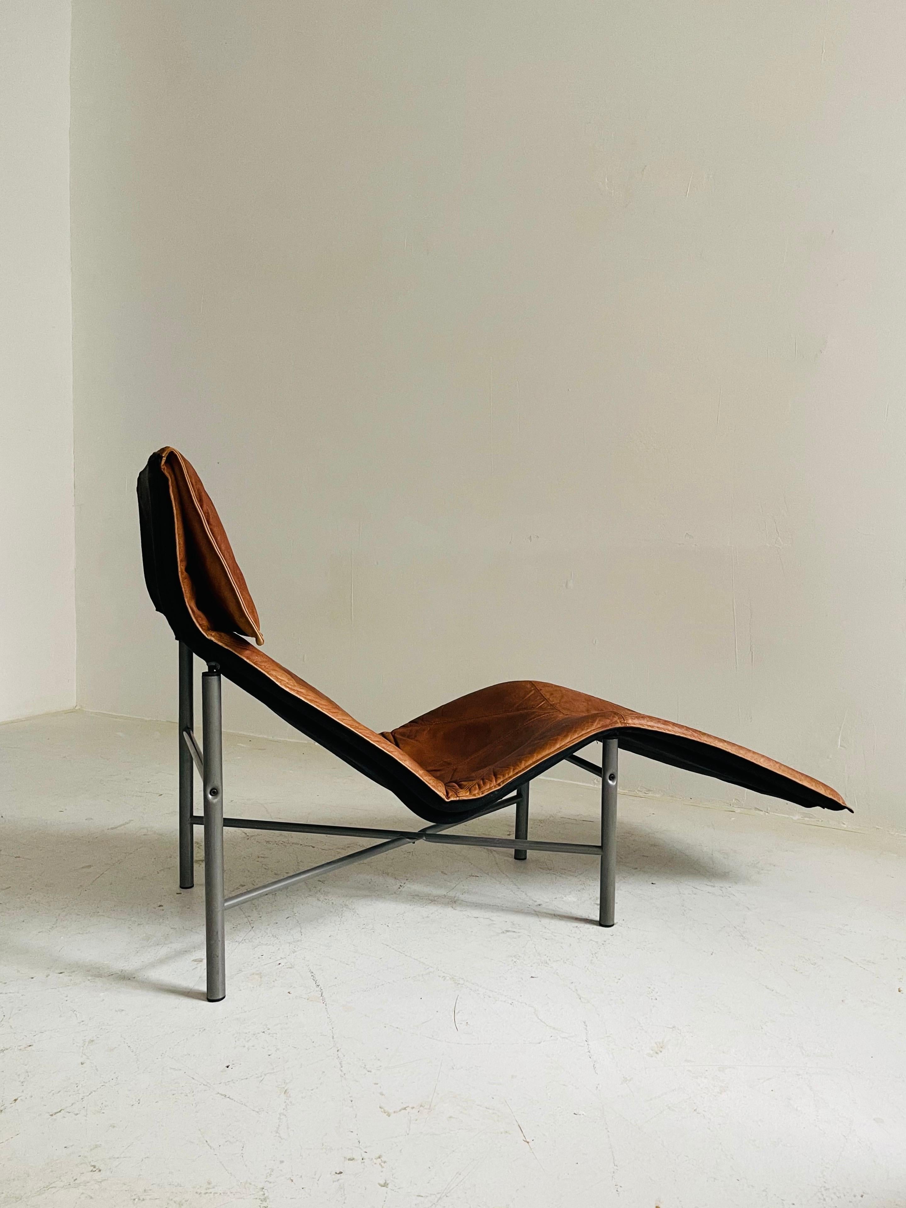 Swedish Patinated Cognac Leather Chaise Longue by Tord Bjorklund, Sweden, 1970 For Sale