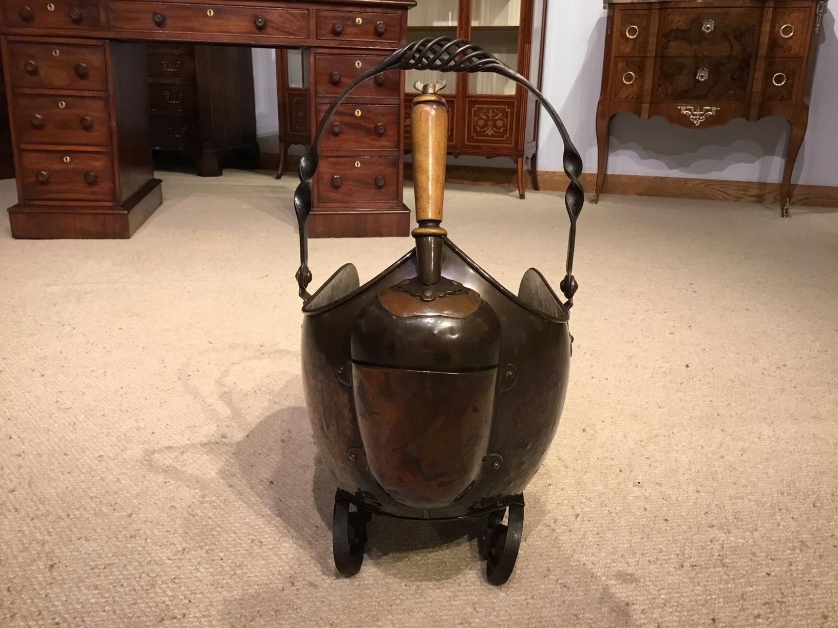 Patinated Copper and Iron Arts & Crafts Period Coal Scuttle For Sale 5