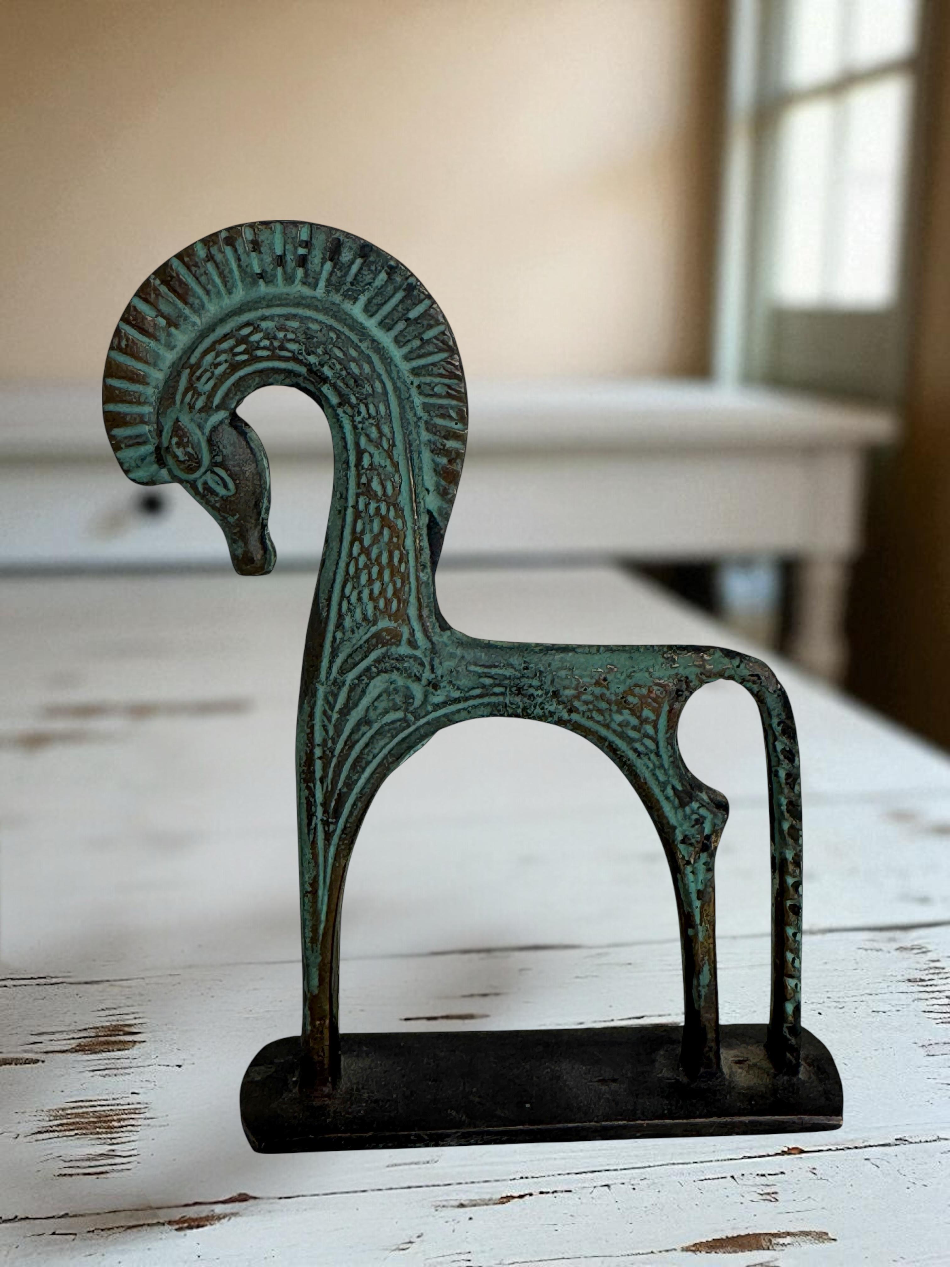 Métal Sculpture étrusque patinée représentant un cheval, style Weinberg, années 1970 en vente