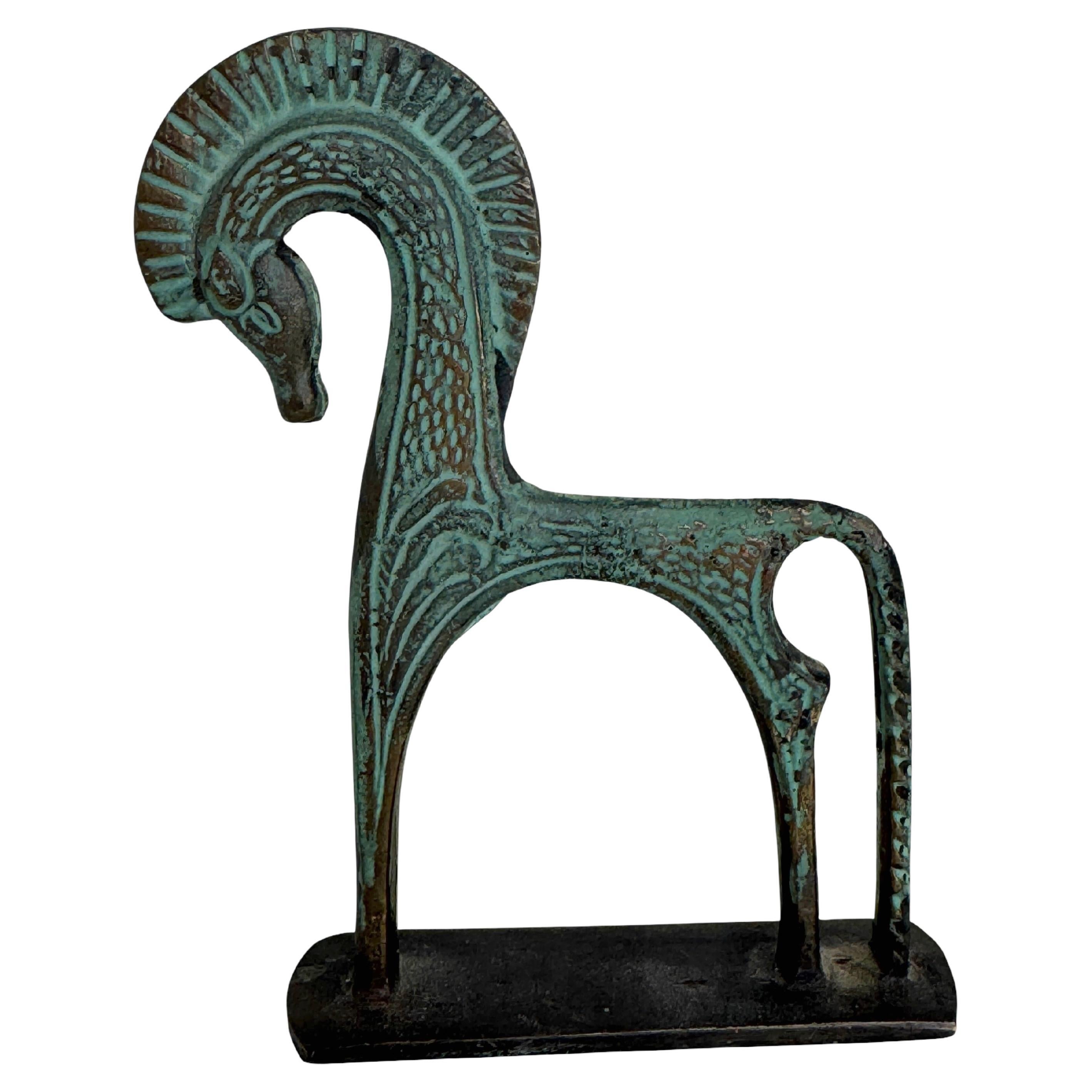 Sculpture étrusque patinée représentant un cheval, style Weinberg, années 1970