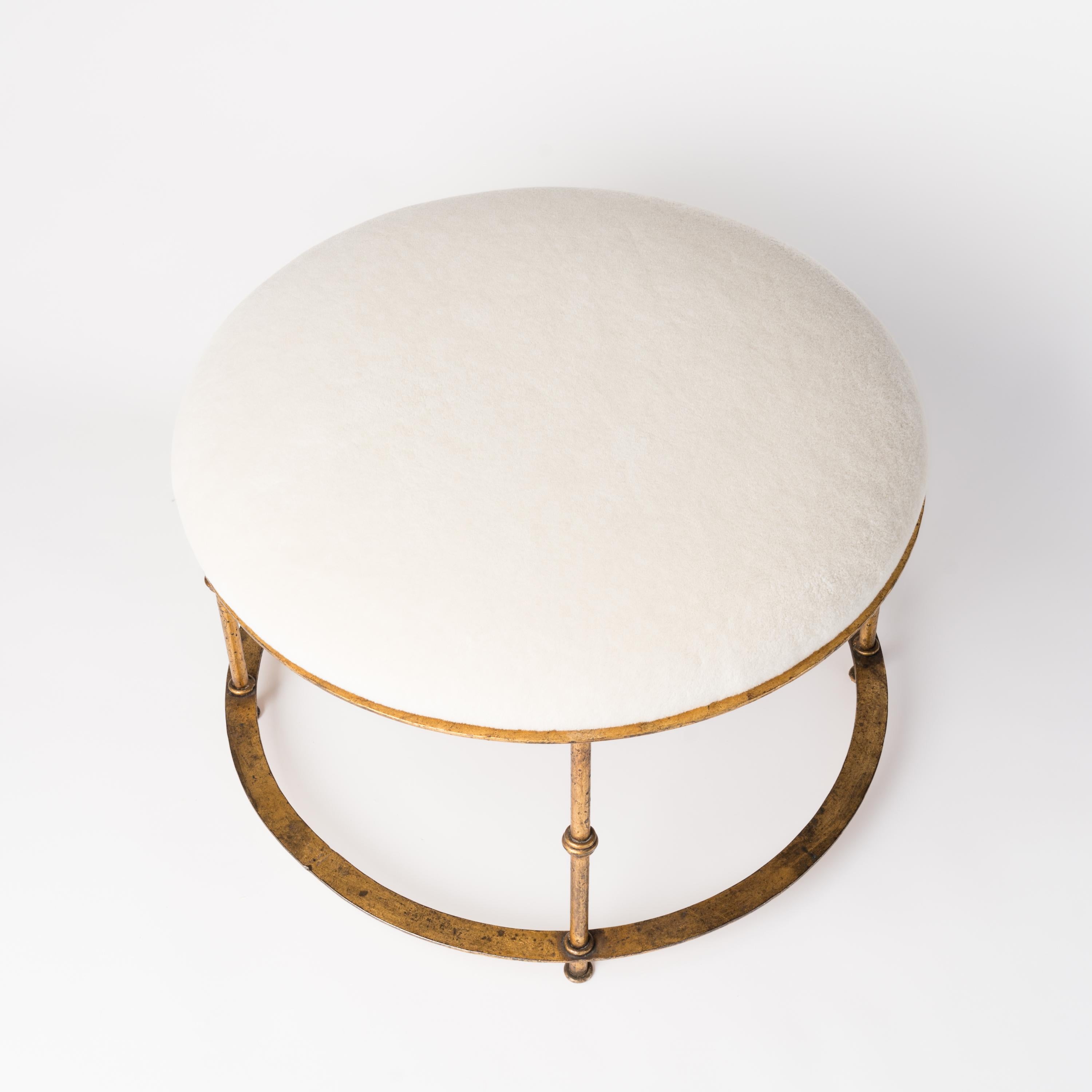 Patinated Gilt Steel Round Ottoman w. Cream Mohair Cushion, Italy 1970's For Sale 1