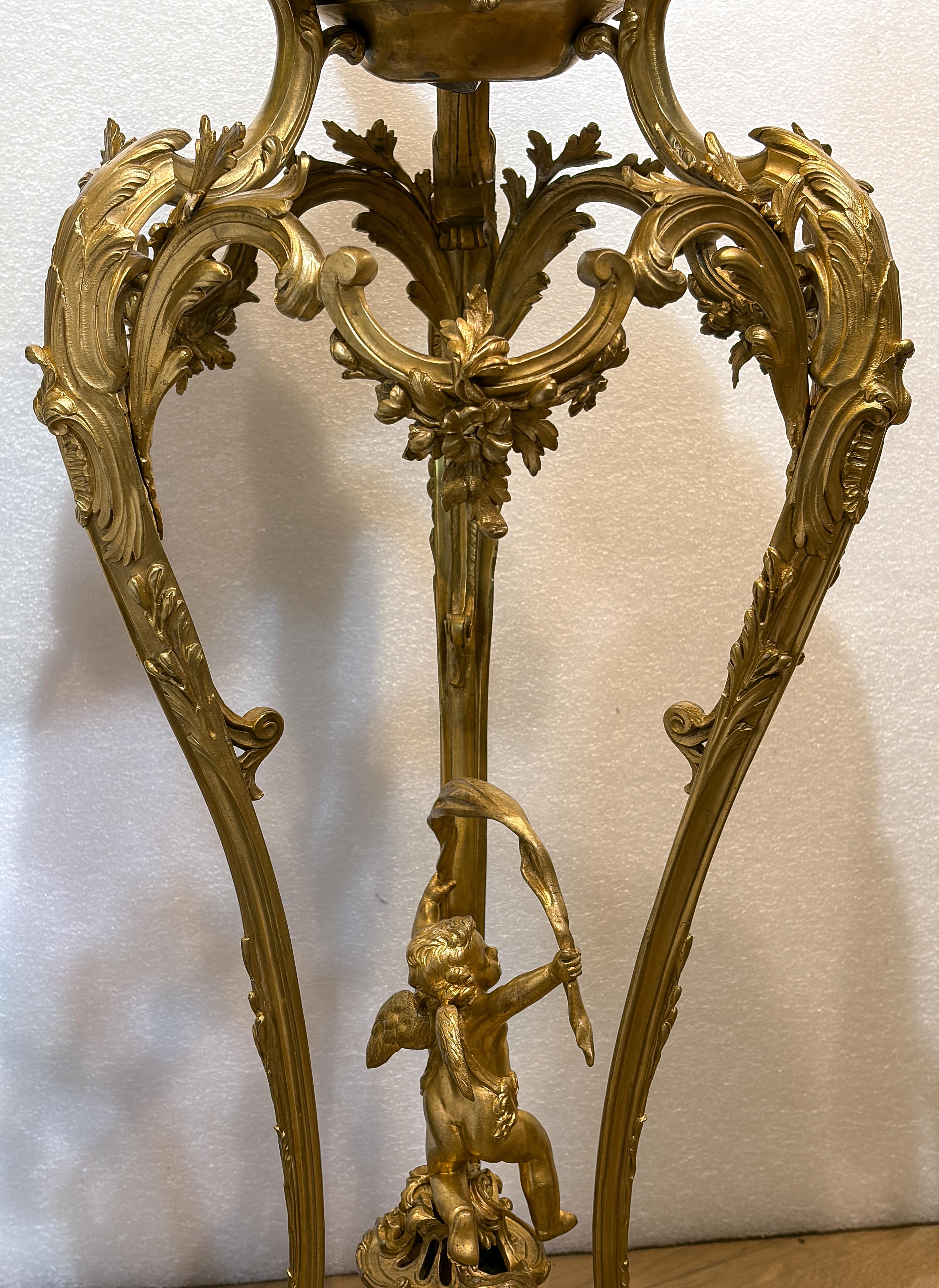 Oro Patinated Jardiniere on Gilt Bronze Foliate Stand in vendita