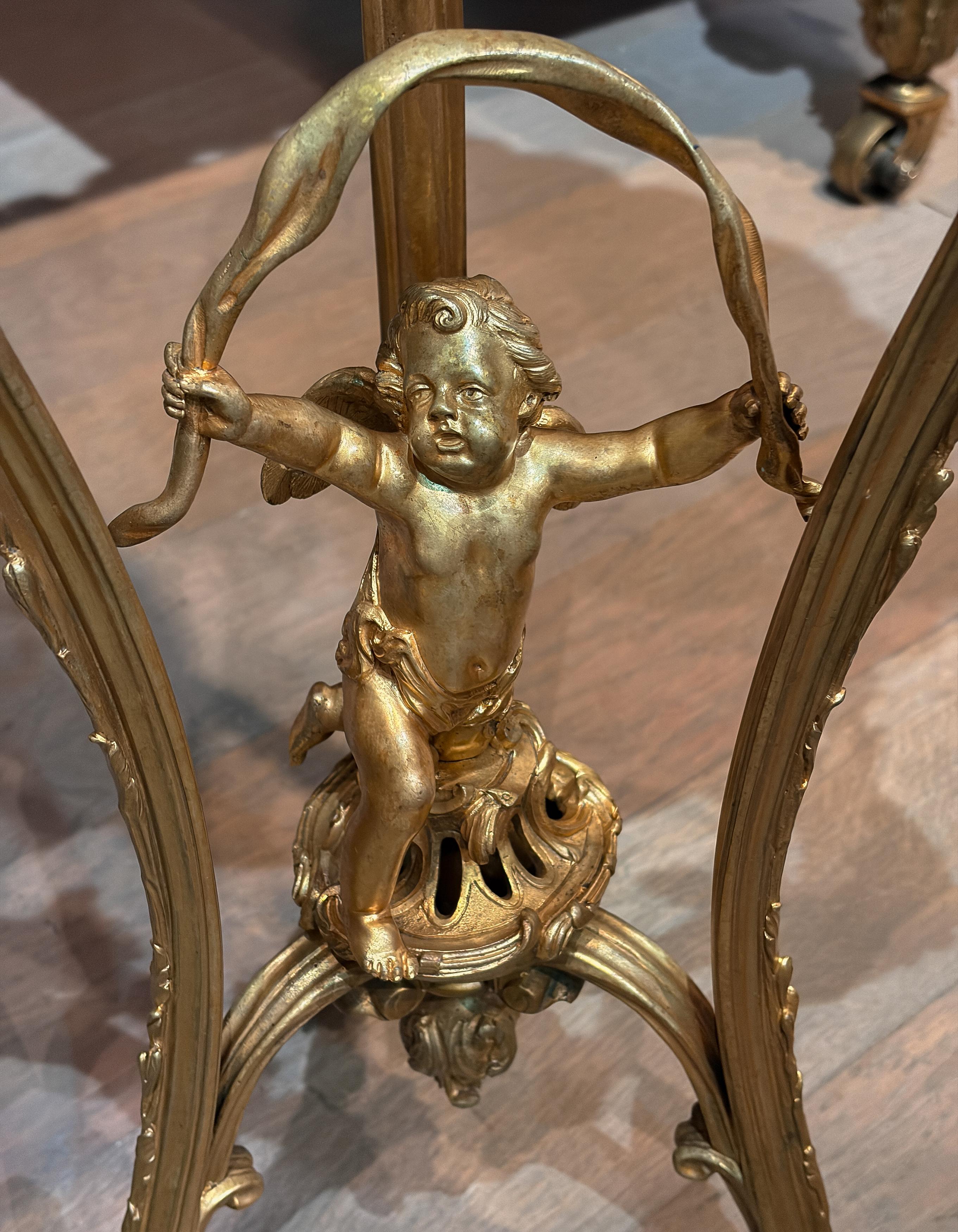 Patinated Jardiniere on Gilt Bronze Foliate Stand in vendita 1