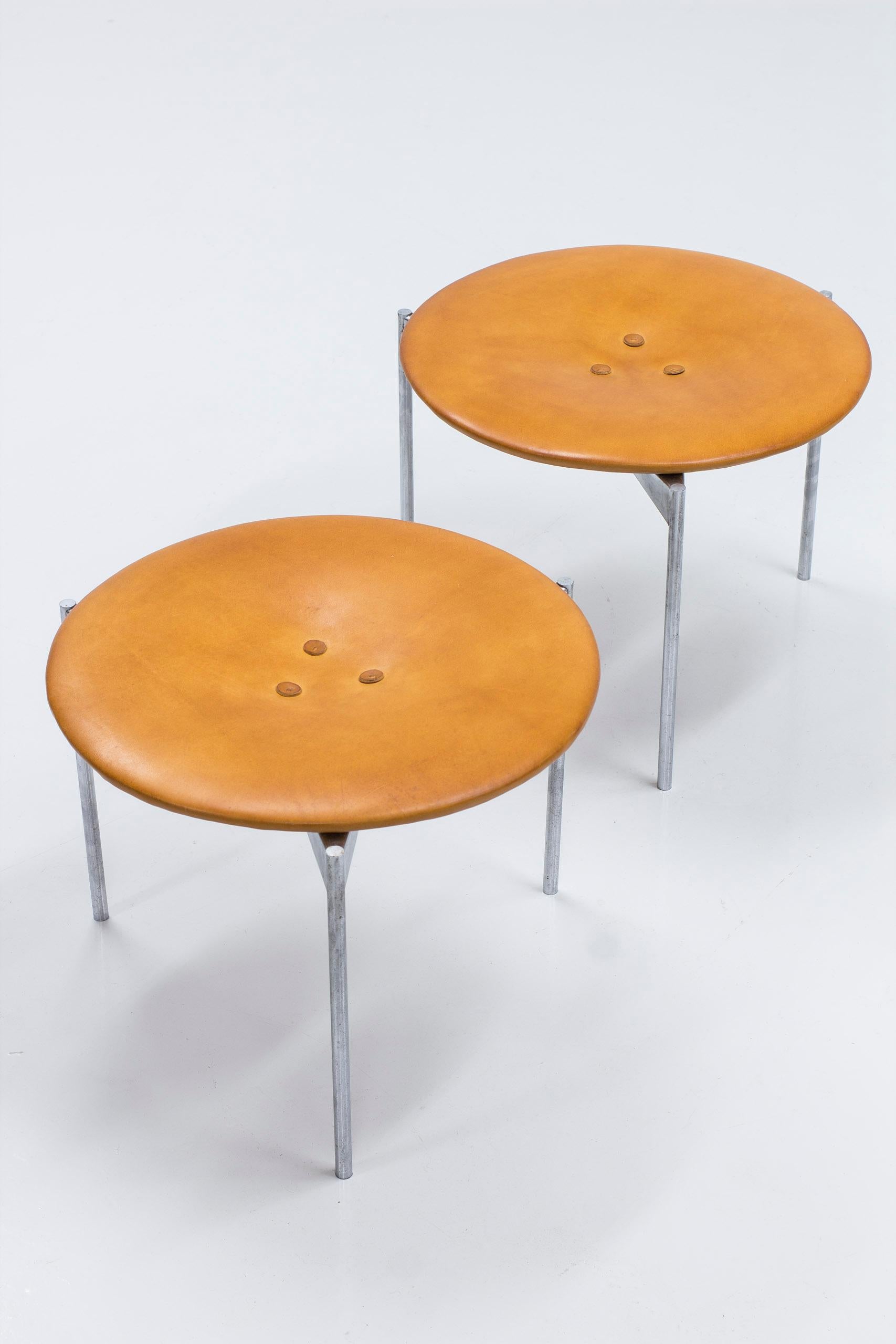 Scandinavian Modern Patinated leather and Steel Stools by Uno & Östen Kristiansson, Sweden, 1960s For Sale