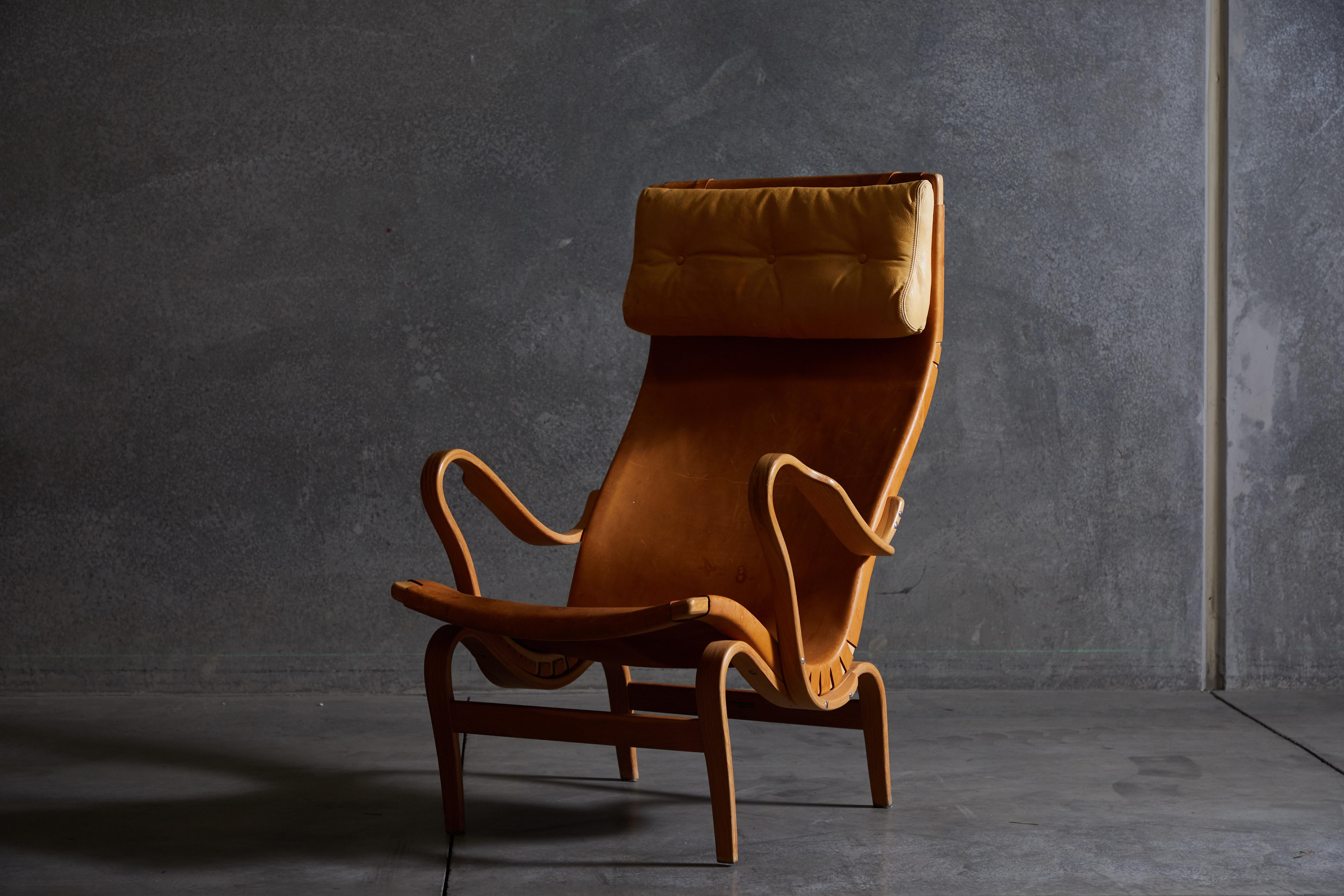 Patinated Leather Pernilla Lounge Chairs by Bruno Mathsson 1