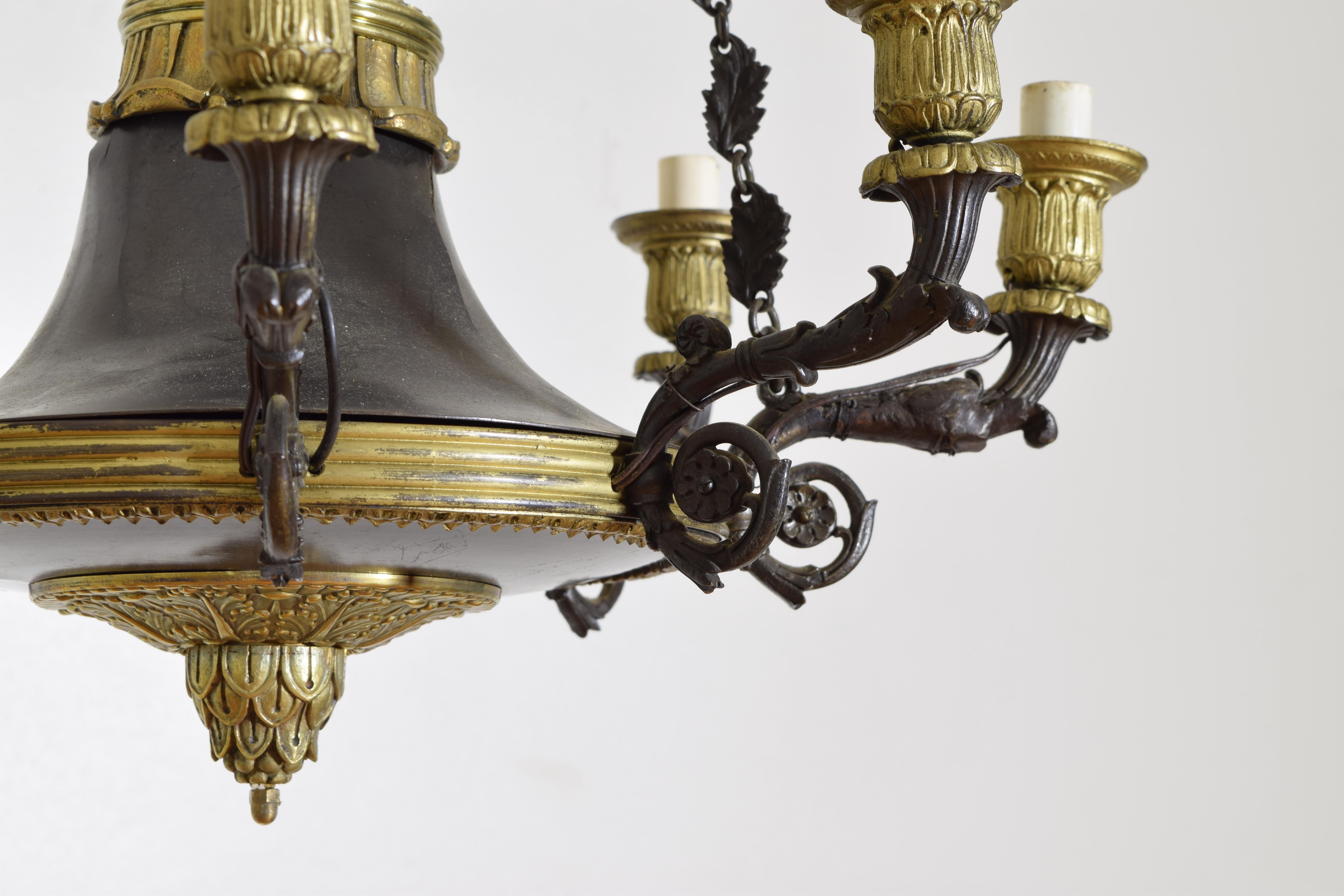 Patinated Metal and Brass French Empire Period 8-Arm Chandelier, ca. 1810 For Sale 4