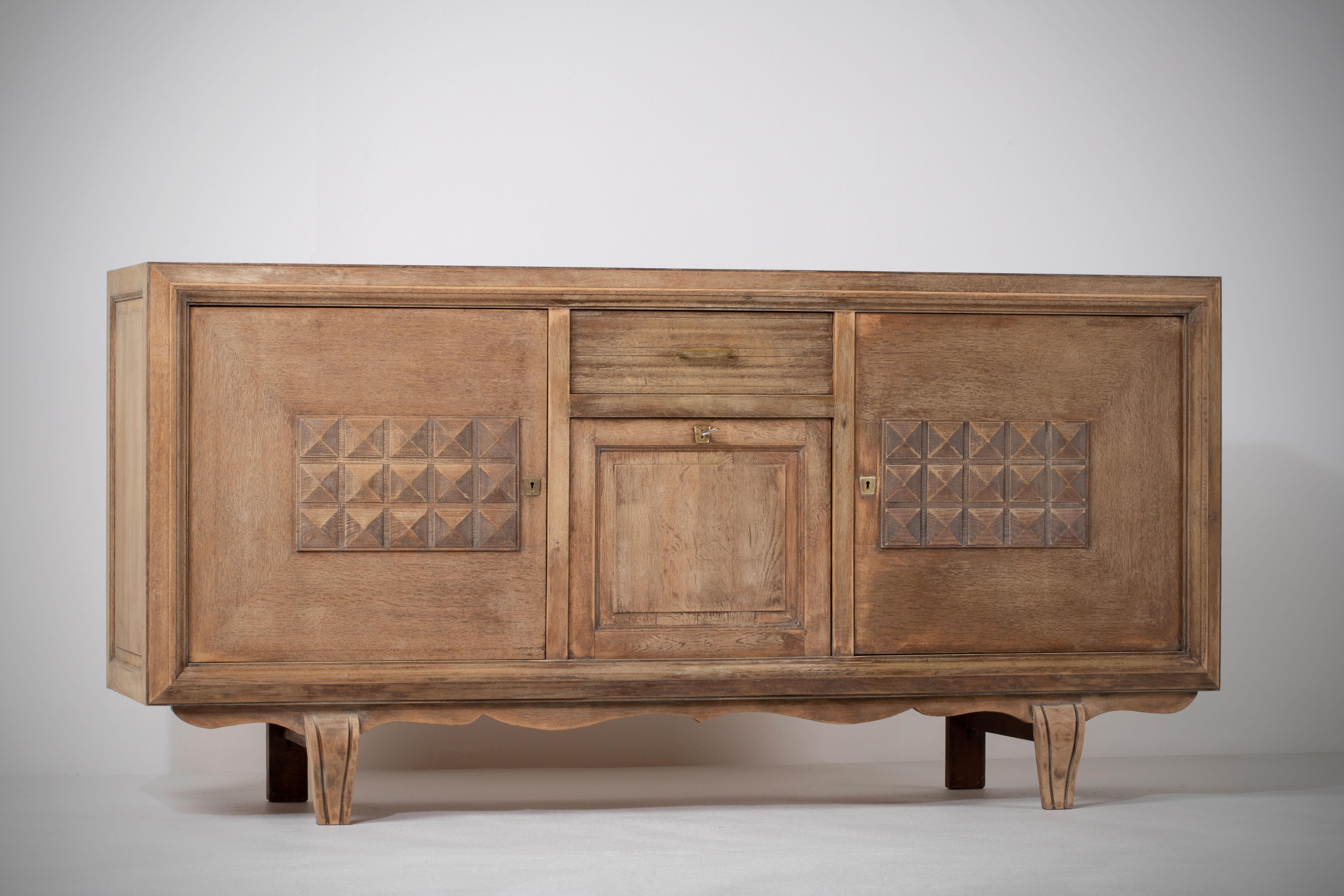 Patinated Oak Credenza, France, 1940s For Sale 2
