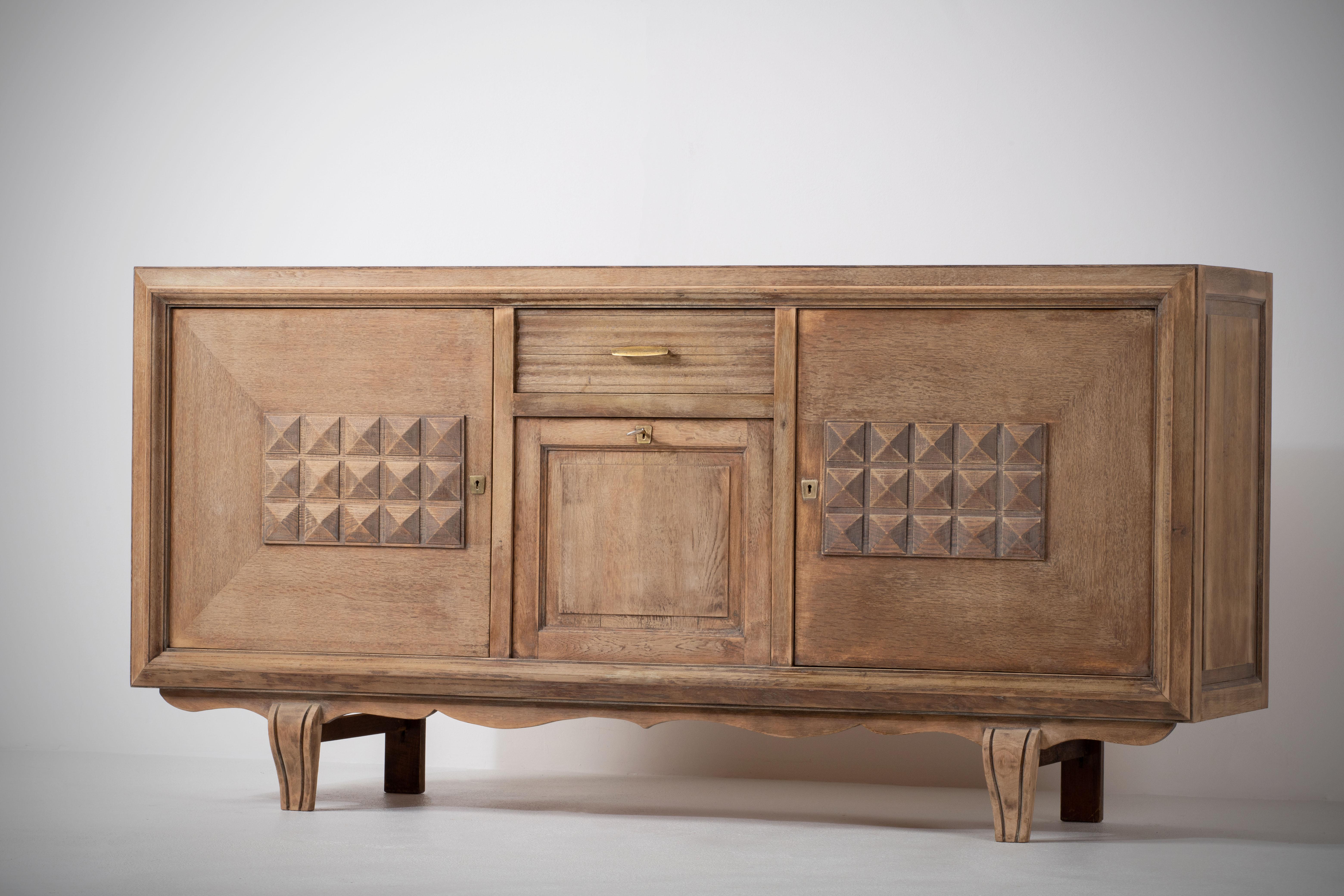 Patinated Oak Credenza, France, 1940s For Sale 3