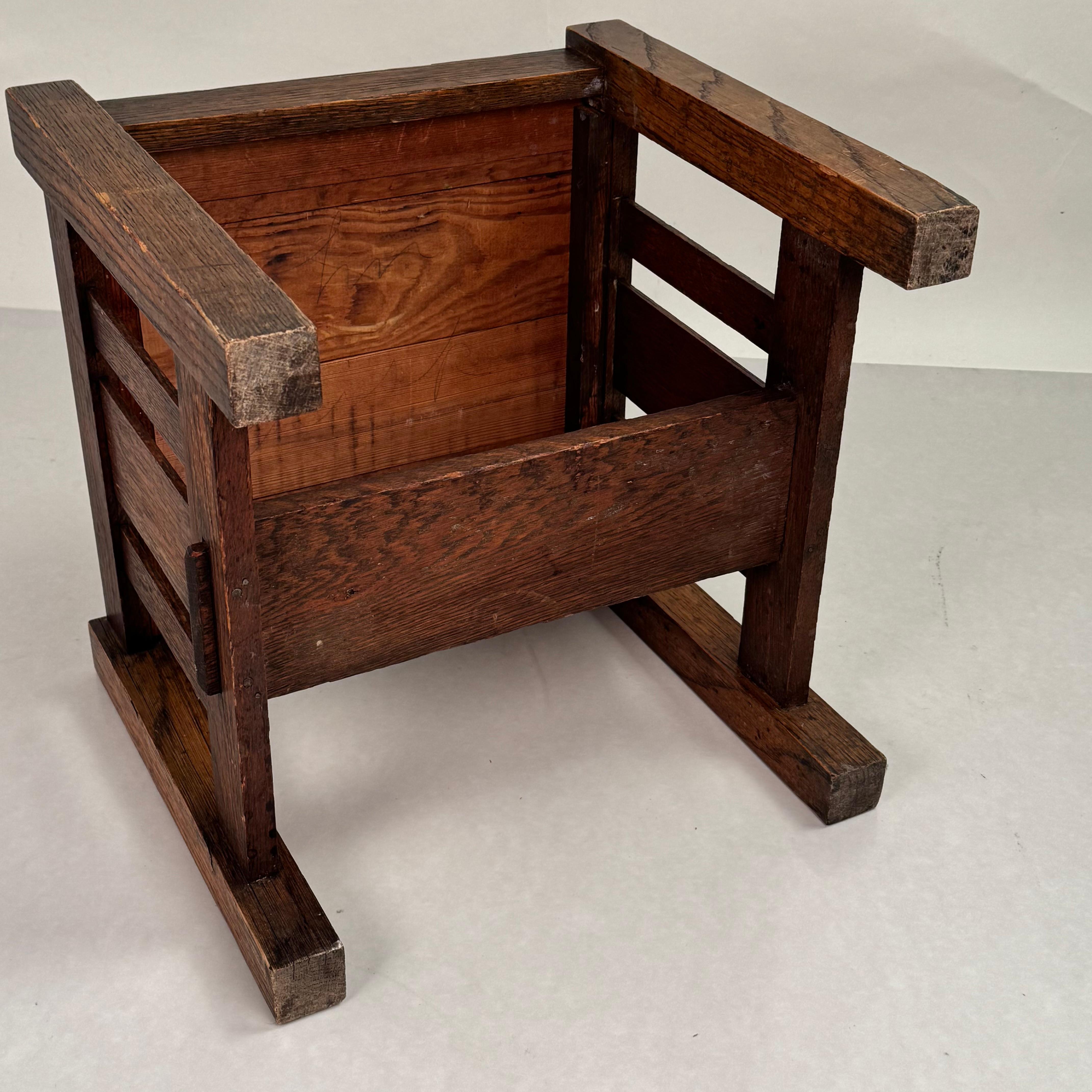 Sgabello patinato in legno di quercia segato a quarto di pollice di J.M. I. Young & Son in vendita 1