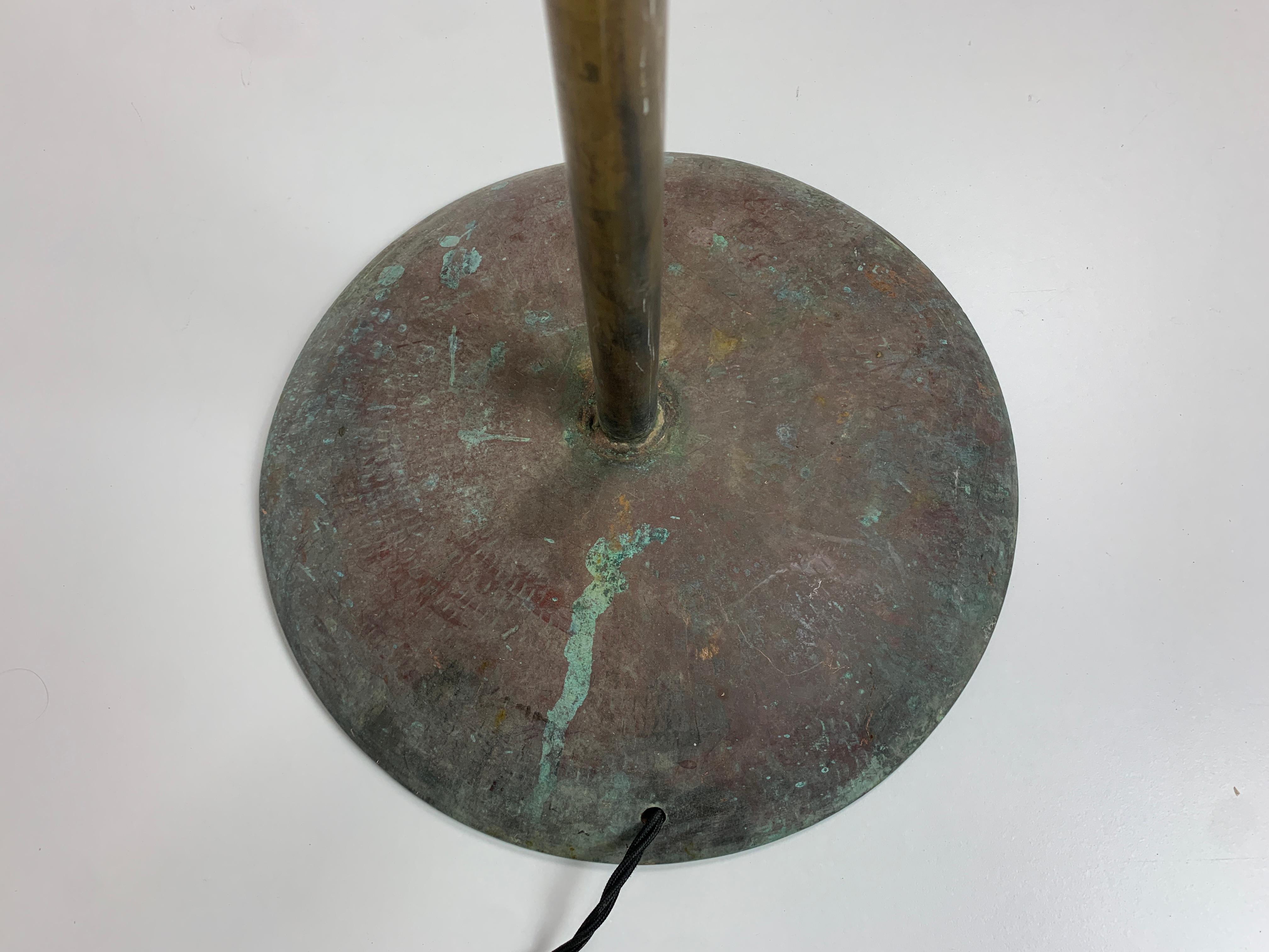 Lampada da terra in rame rustico patinato e acciaio con lanterna, Bali Indonesia anni '80 in vendita 9