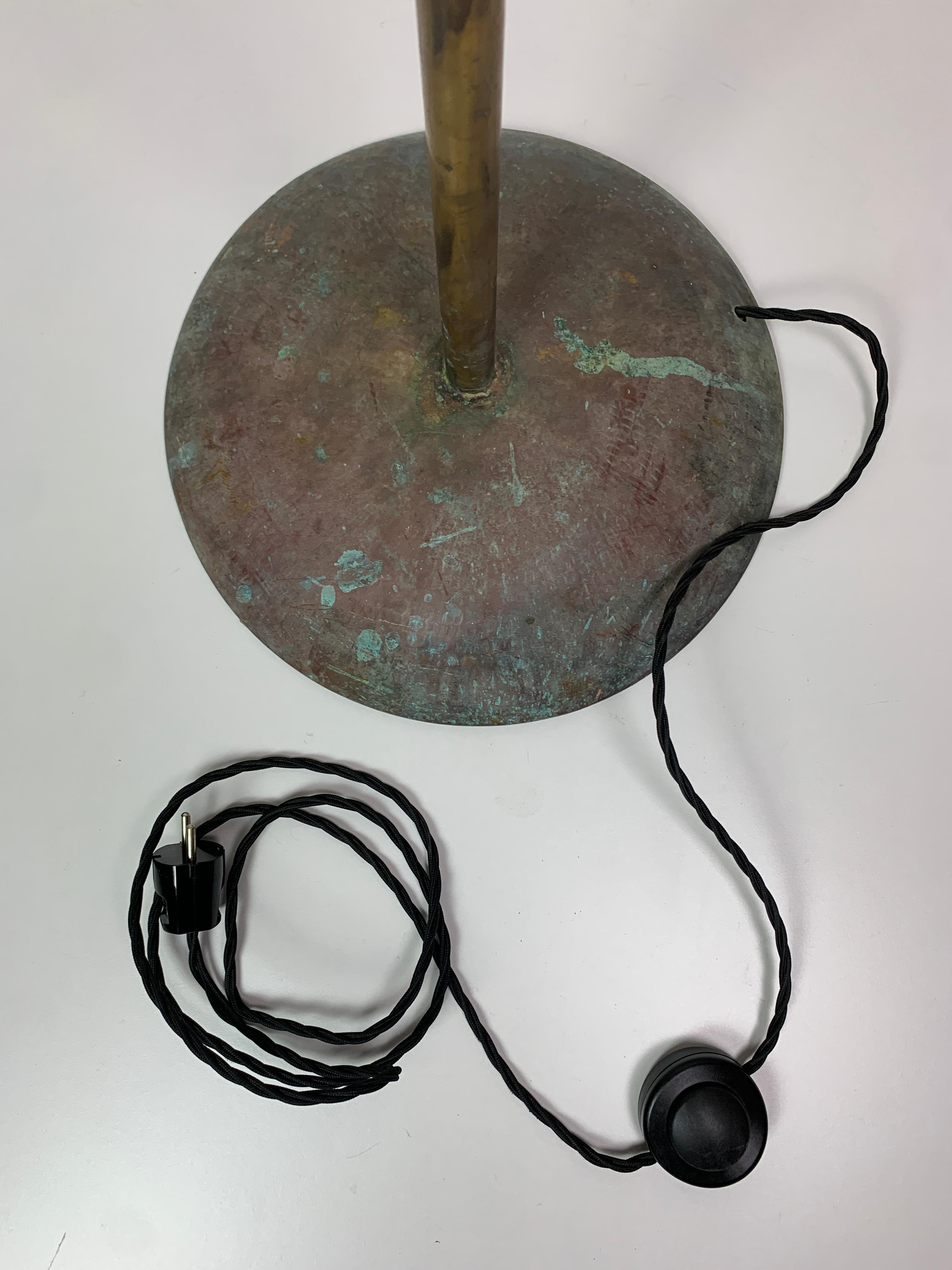 Lampada da terra in rame rustico patinato e acciaio con lanterna, Bali Indonesia anni '80 in vendita 13