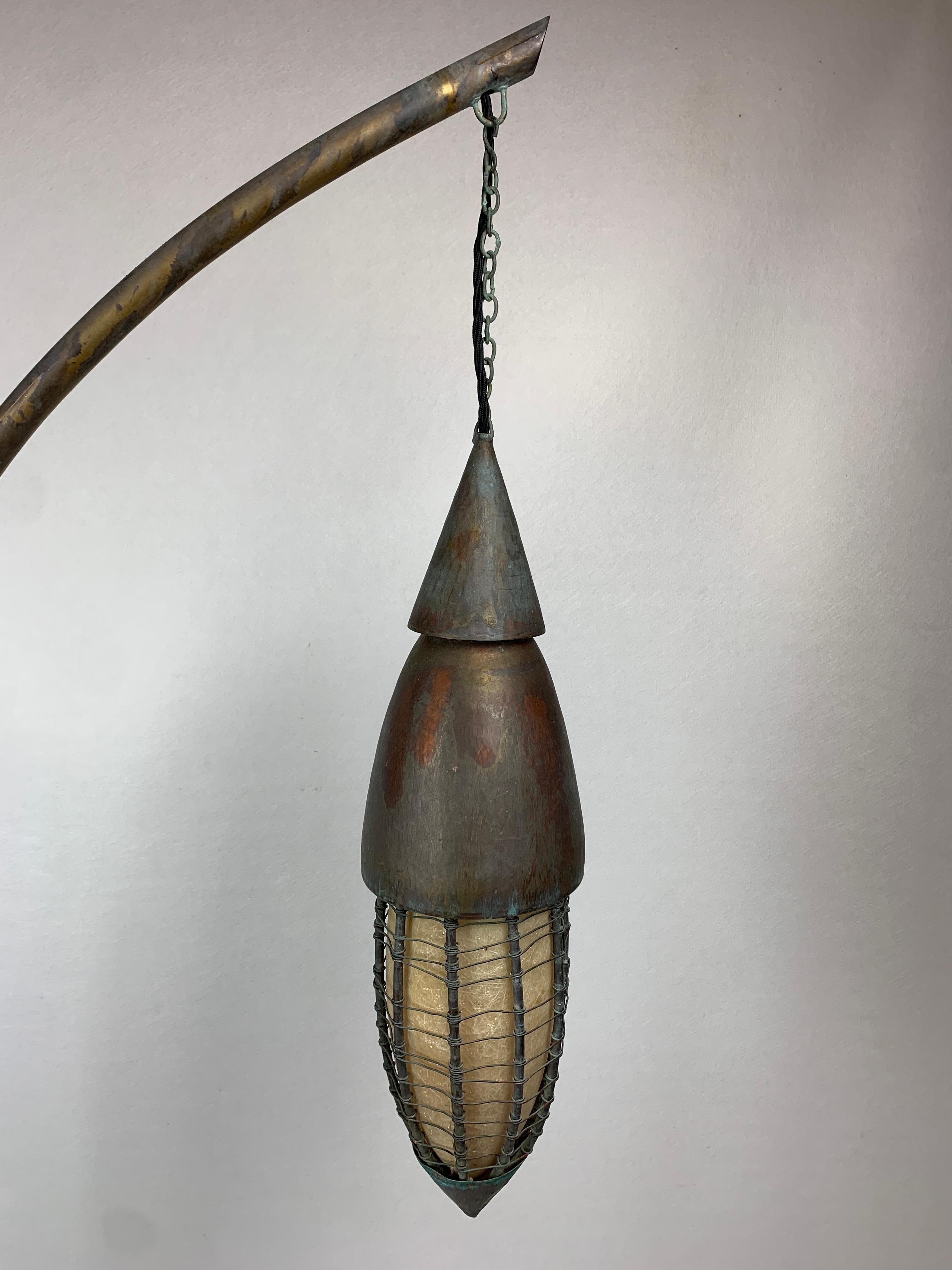 Lampada da terra in rame rustico patinato e acciaio con lanterna, Bali Indonesia anni '80 in vendita 3