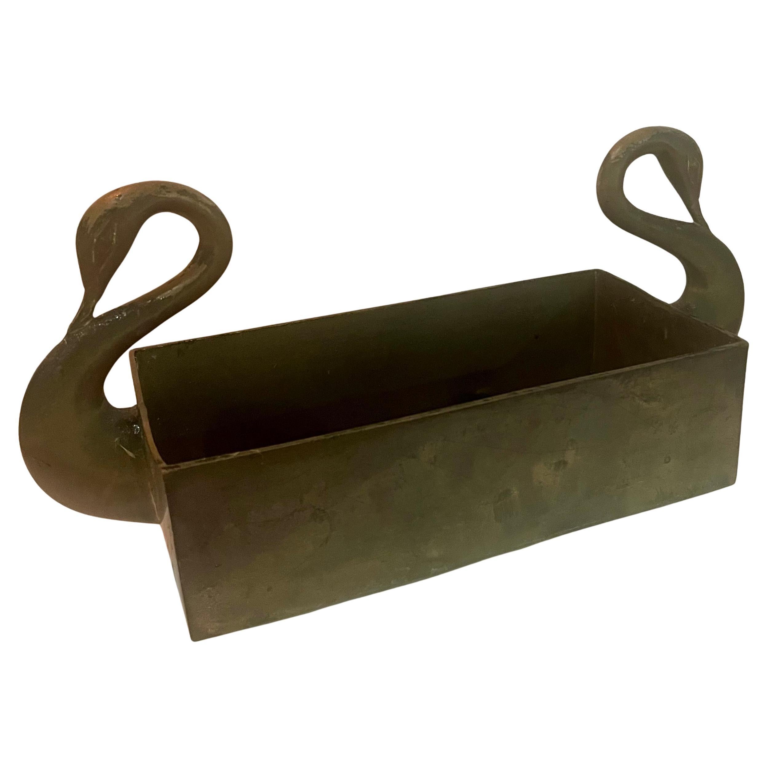 Patinierte massive Bronze Antique Swan Pflanzgefäß Jardiniere (Hollywood Regency) im Angebot