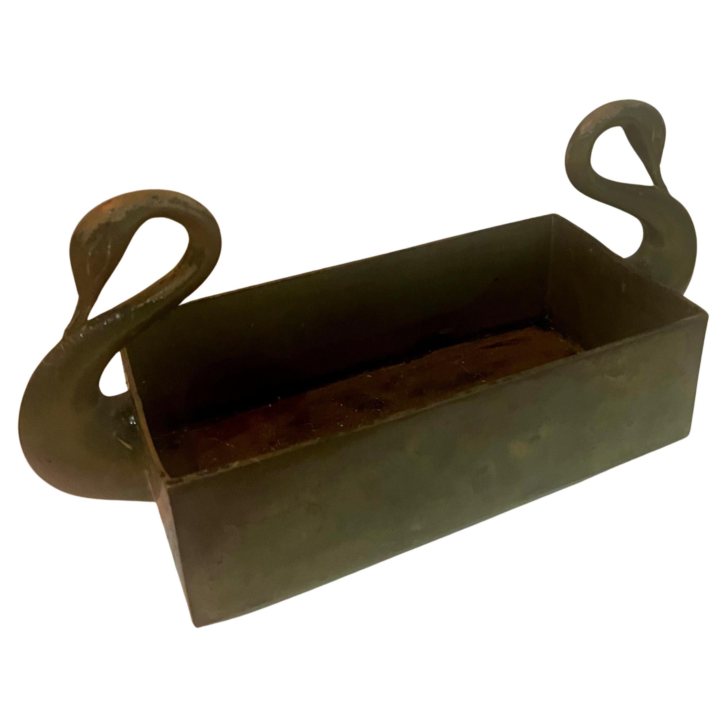 Patinierte massive Bronze Antique Swan Pflanzgefäß Jardiniere (amerikanisch) im Angebot