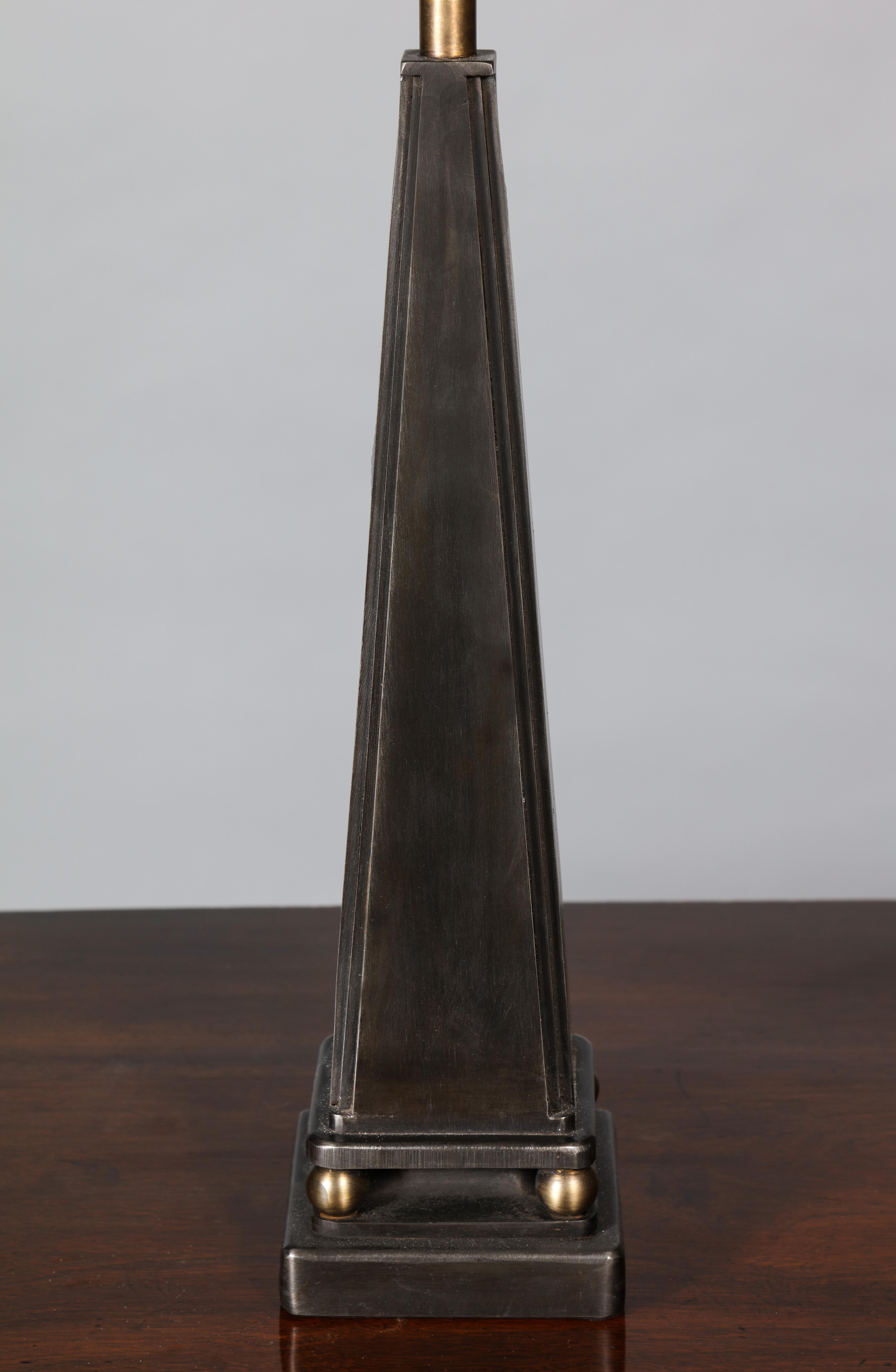 Contemporary Neoclassical 'Obelisk' Table Lamp In New Condition For Sale In Brooklyn, NY