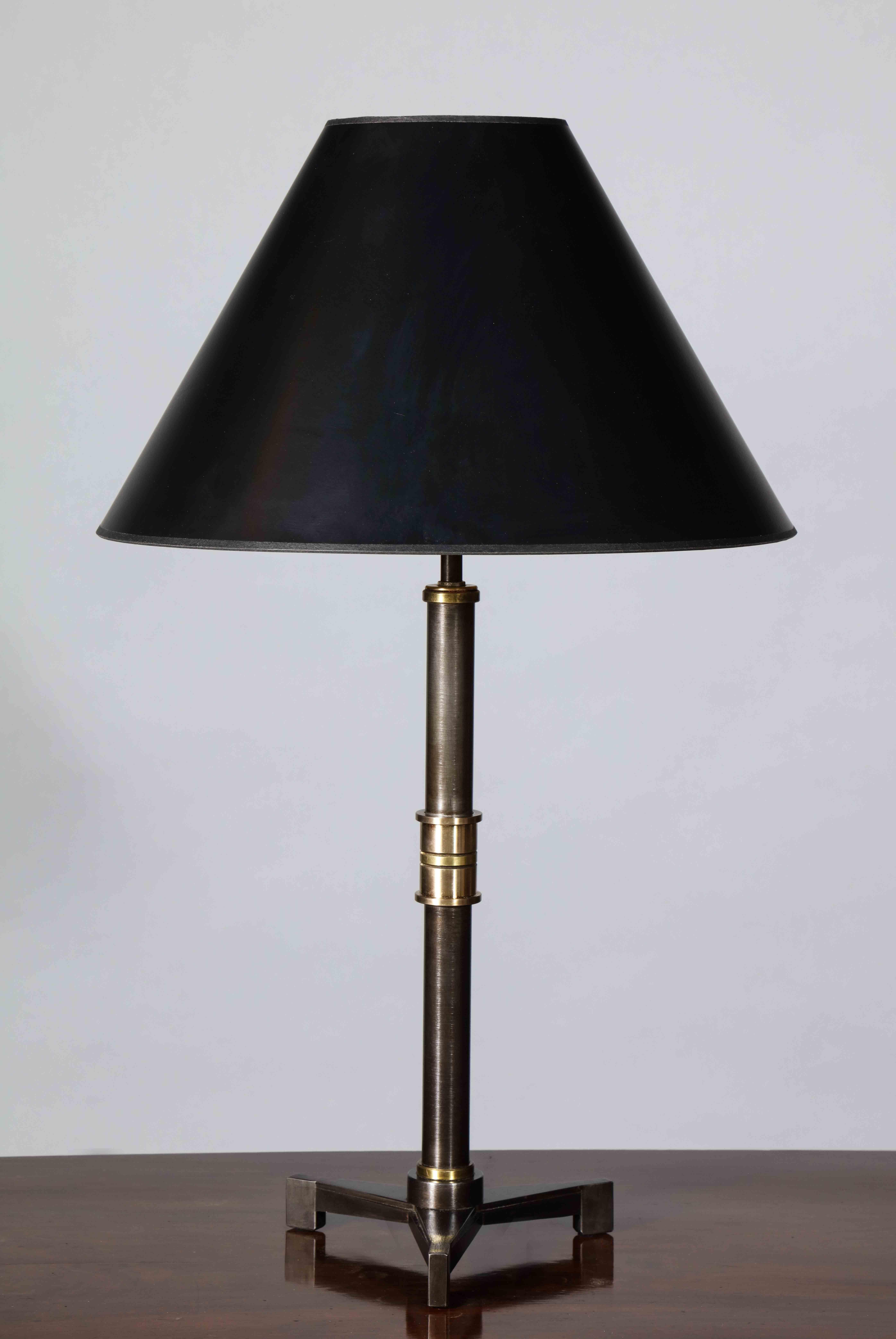 Mid-Century Modern Contemporary 'Trefoil' Table Lamp with Bronze Details For Sale