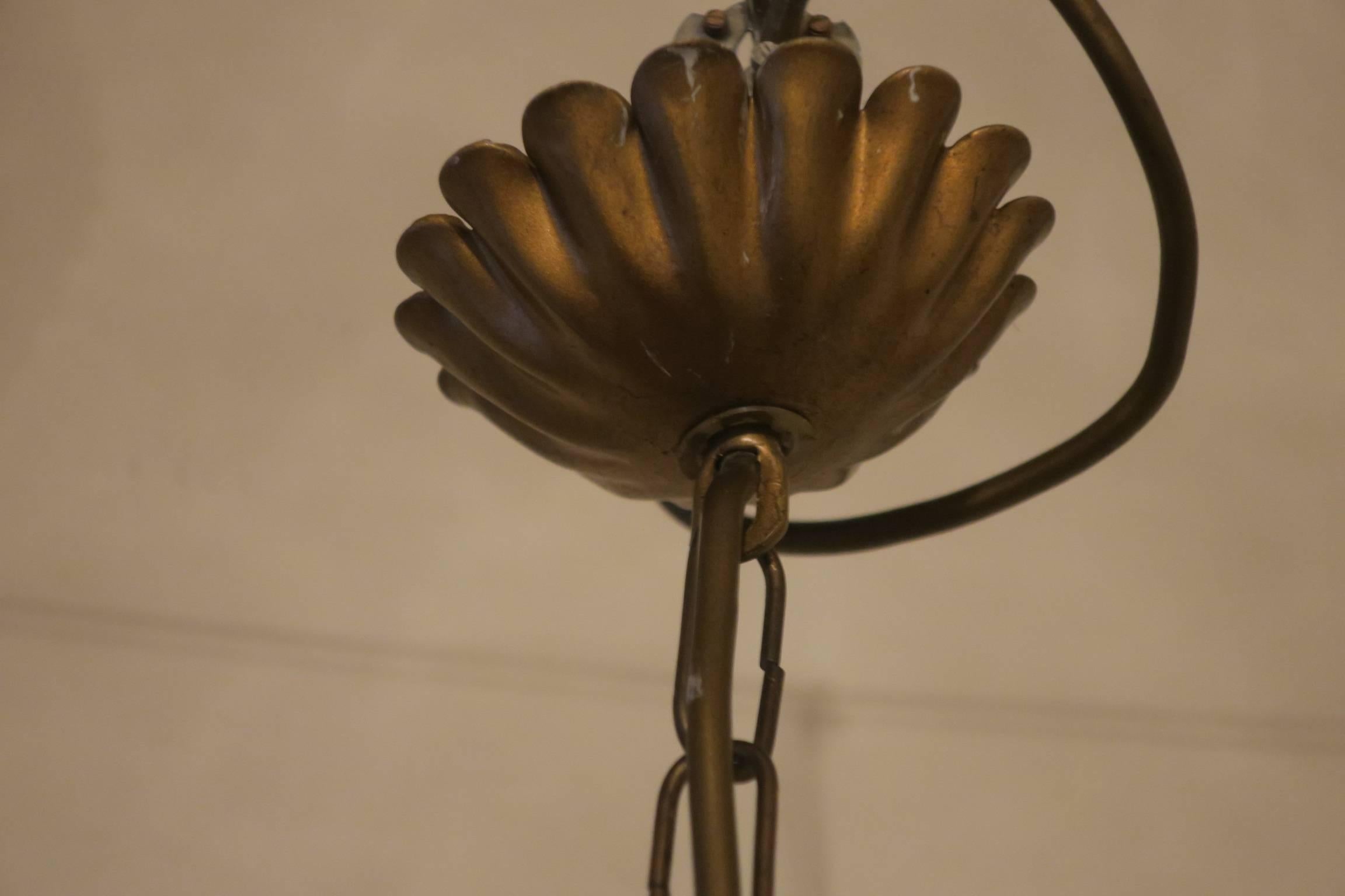 Patinated Vintage Gilt Tole Chandelier with Roses In Good Condition For Sale In Berlin, DE