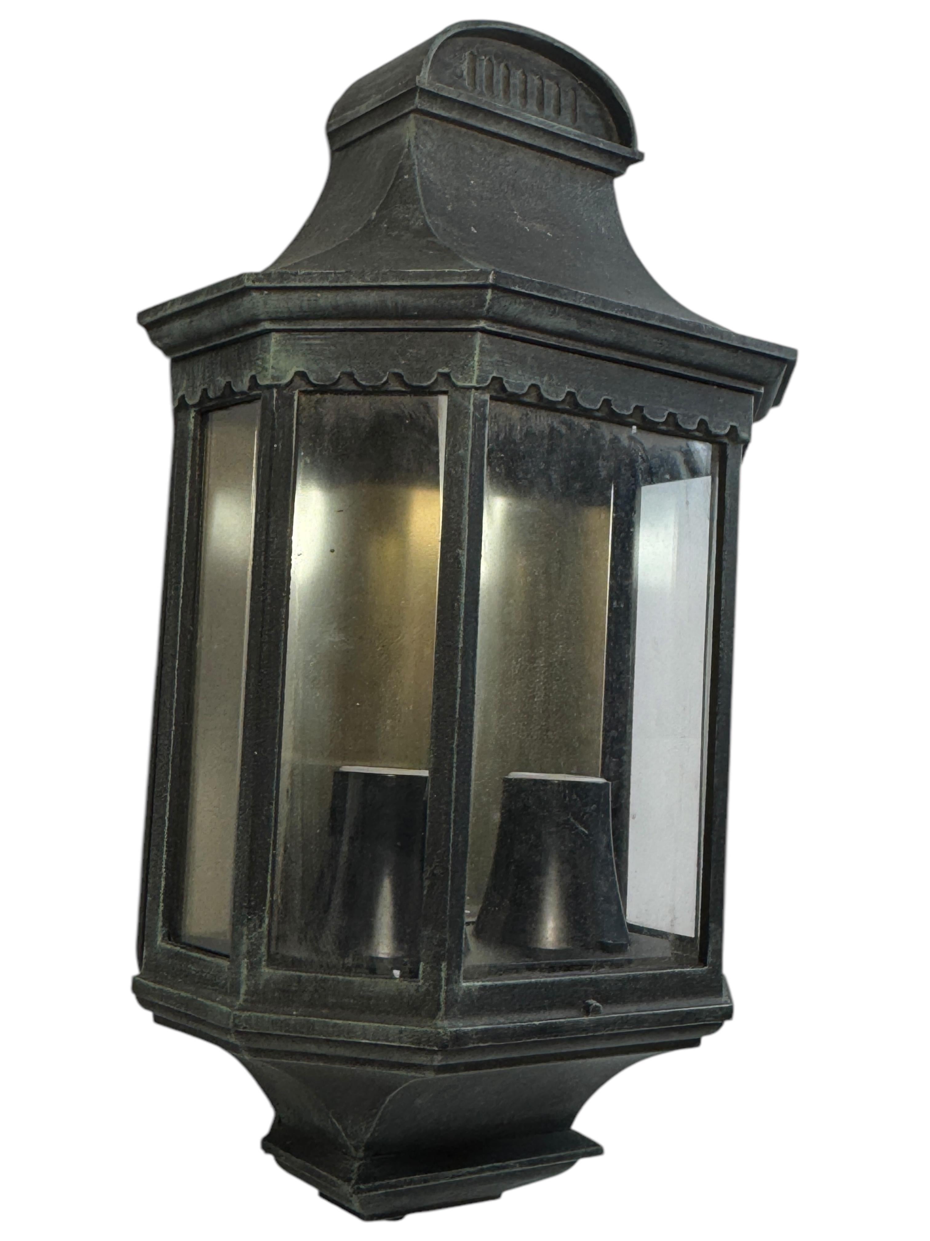 A beautiful outdoor sconce wall light made in the 1970s by a German Manufactory, in very good original condition. The fixture requires two European E27 / 110 Volt Edison bulb, up to 100 watts each. Will make a nice addition to your patio, yard or