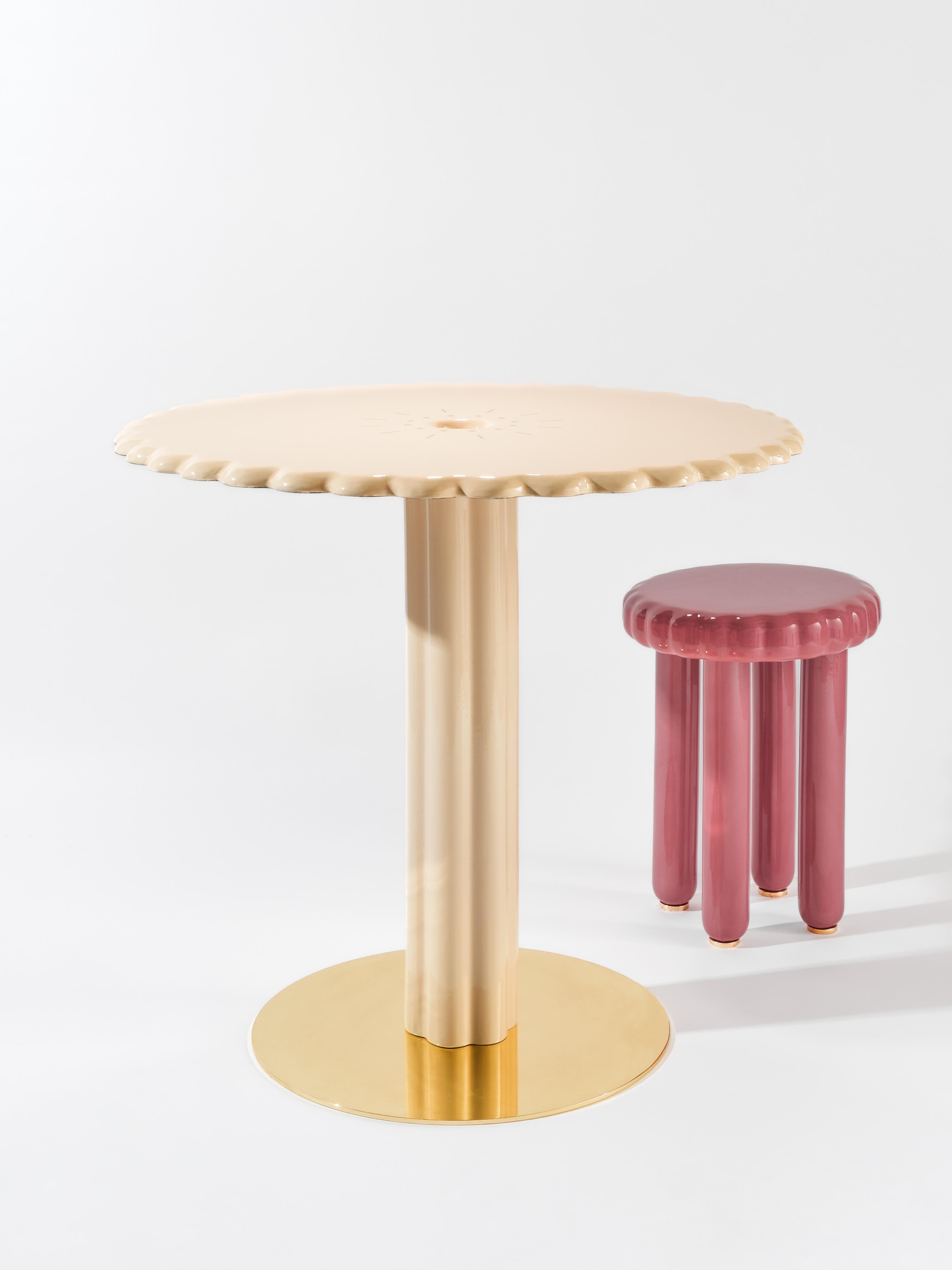Vernissé Table 'Patisserie' en lavastone et céramique par Studio Yellowdot en vente