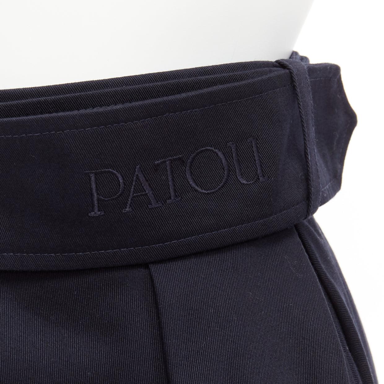 PATOU black 100% cotton button down box pleat belted mini skirt FR34 XS
Reference: AAWC/A00842
Brand: Patou
Material: Cotton
Color: Black
Pattern: Solid
Closure: Button
Lining: Black Fabric
Extra Details: Detachable belt. Pleats at back.
Made in: