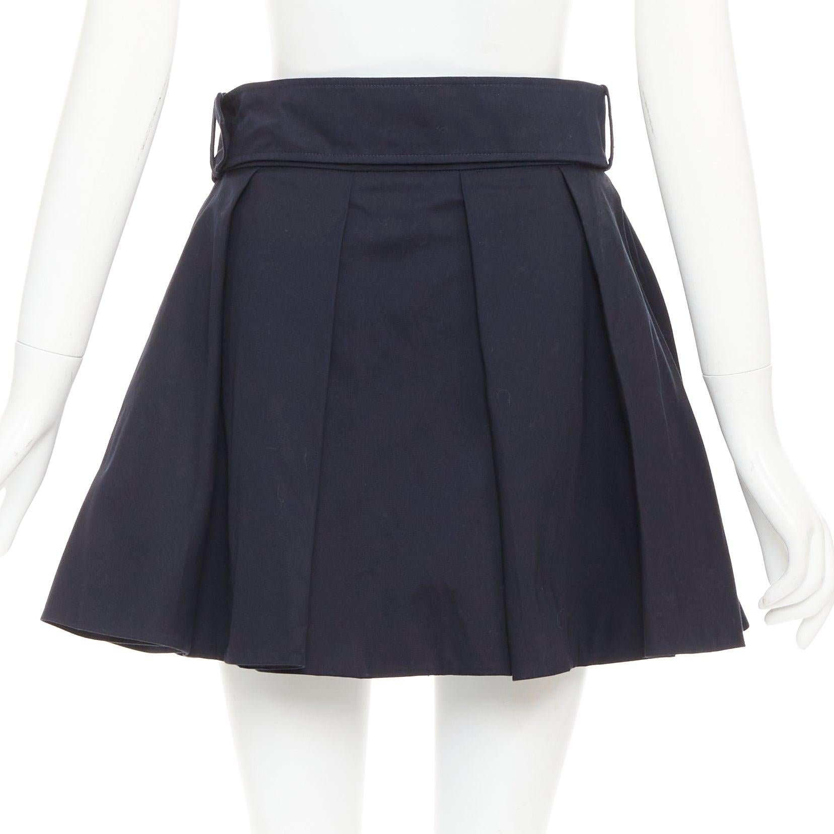 PATOU marineblauer Baumwoll-Kastenfaltenrock mit Gürtel und ausgestelltem Minirock FR38 M Damen im Angebot