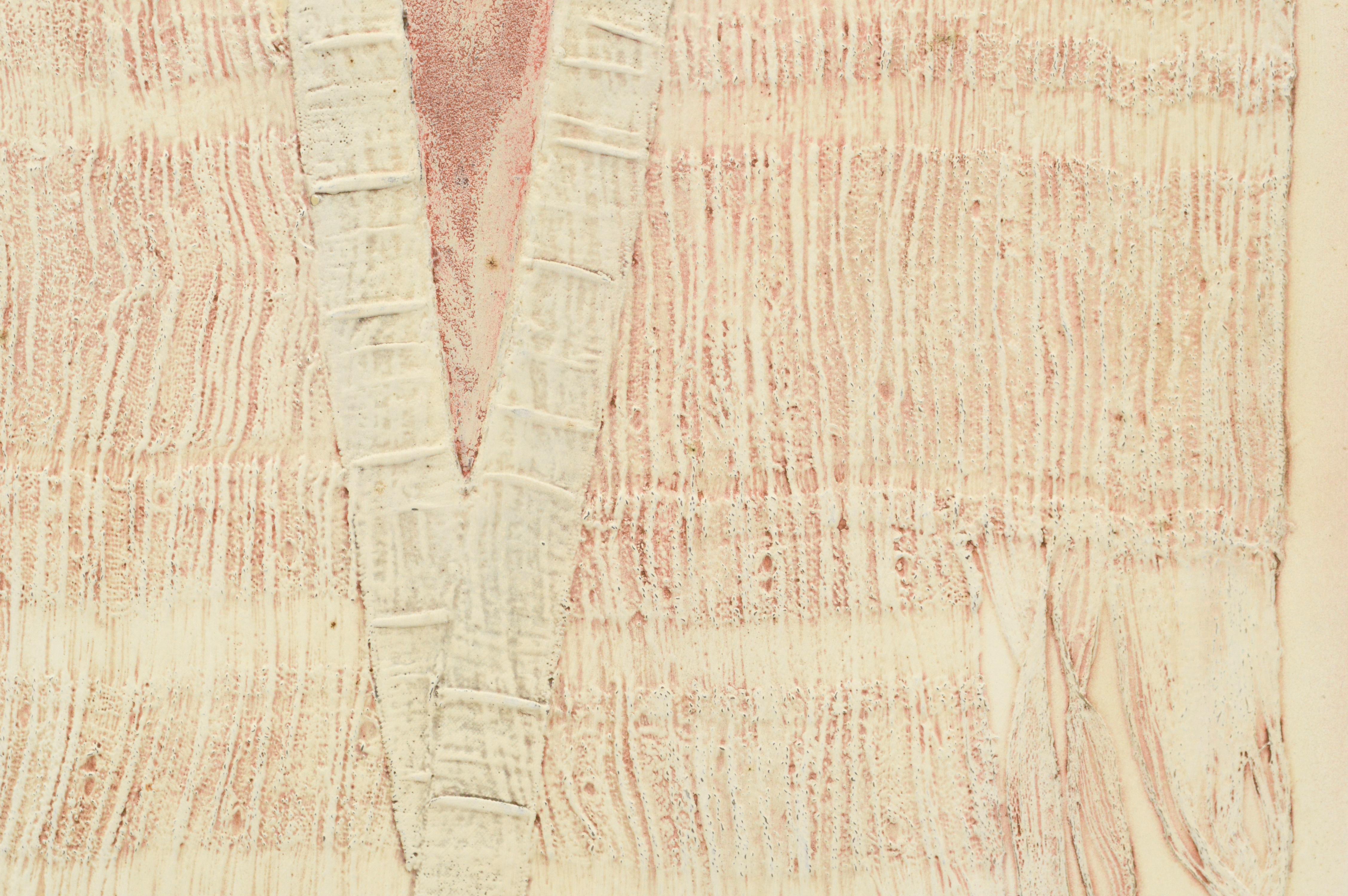 Moderner strukturierter Kimono in Neutralbraun in Mischtechnik, Collagraph Master Platte #2, Moderner Mixed Media (Braun), Figurative Painting, von Patricia A Pearce