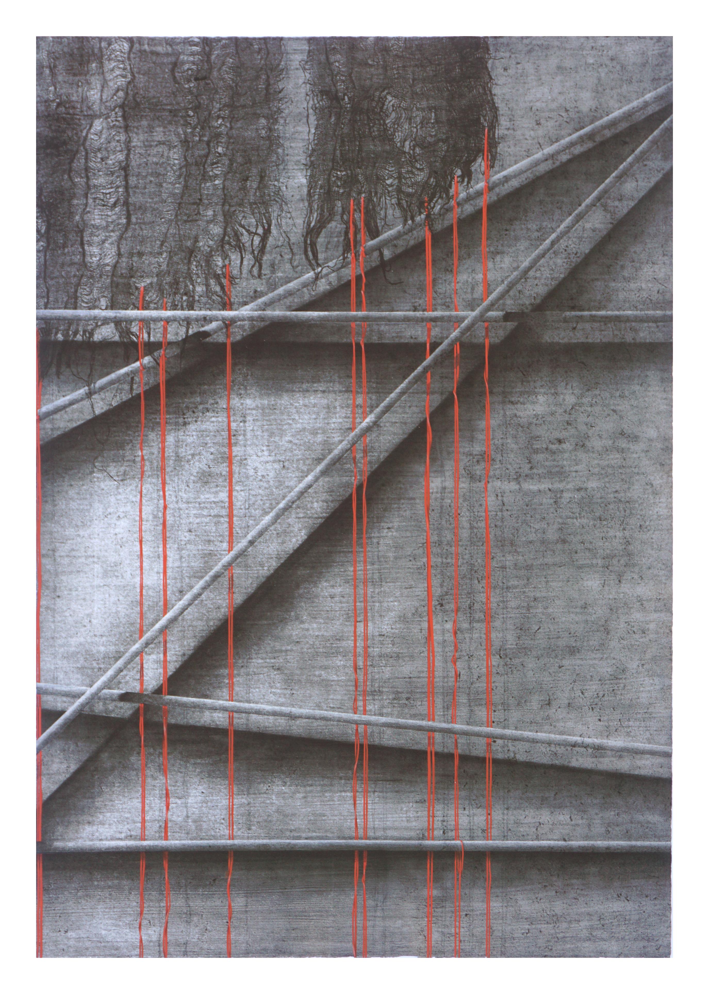 Schwarzes Netz und rote Schleife Lichtdruck abstraktes Triptychon (Grau), Abstract Painting, von Patricia A Pearce
