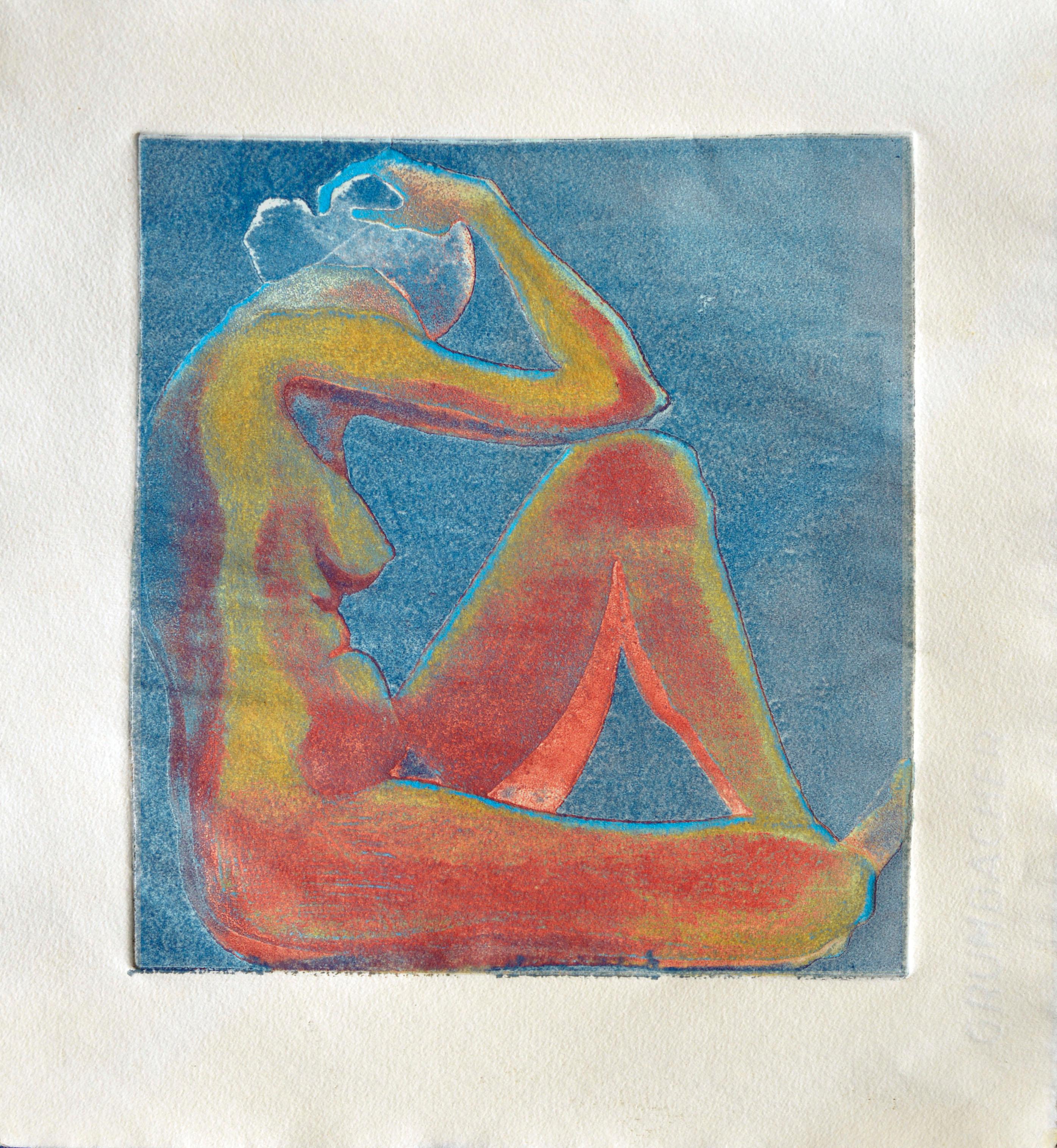 Sitzende nackte Figur in Rot und Blau