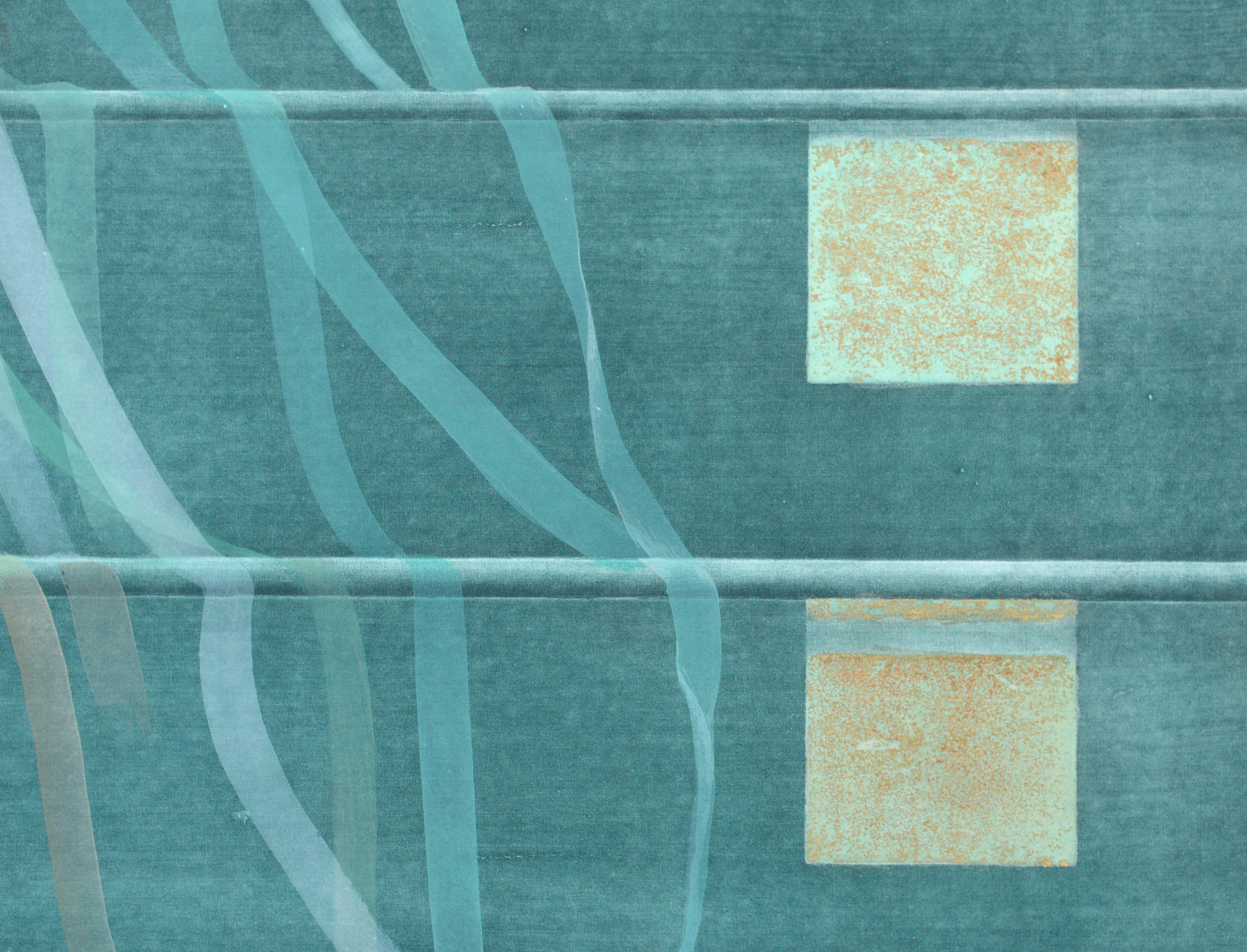 Colotipia delicada y en capas sobre papel bond grueso de Patricia A. Pearce (estadounidense, nacida en 1948). El fondo es una litografía, y las cintas se han pintado a mano encima. Esta pieza también incorpora pan de oro que se ha aplicado con